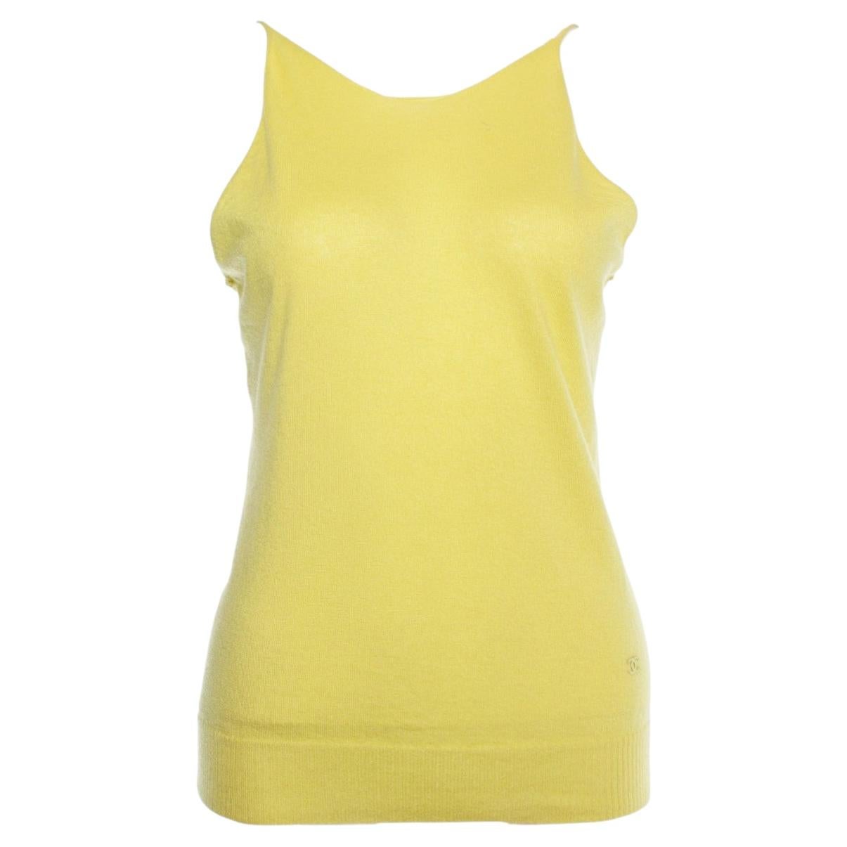 Chanel, top jaune à bretelles spaghetti