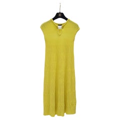 CHANEL Gelbes ärmelloses Kleid aus strukturierter Baumwoll-Jacquard-Strick