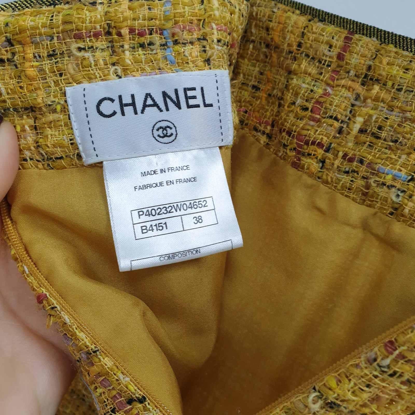 Chanel Yellow Tweed 2-piece Suit In Good Condition In Krakow, PL