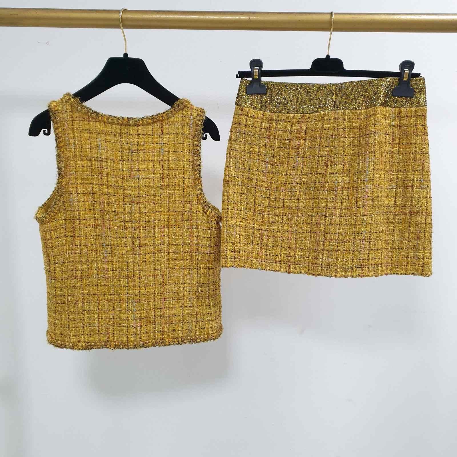 Women's Chanel Yellow Tweed 2-piece Suit