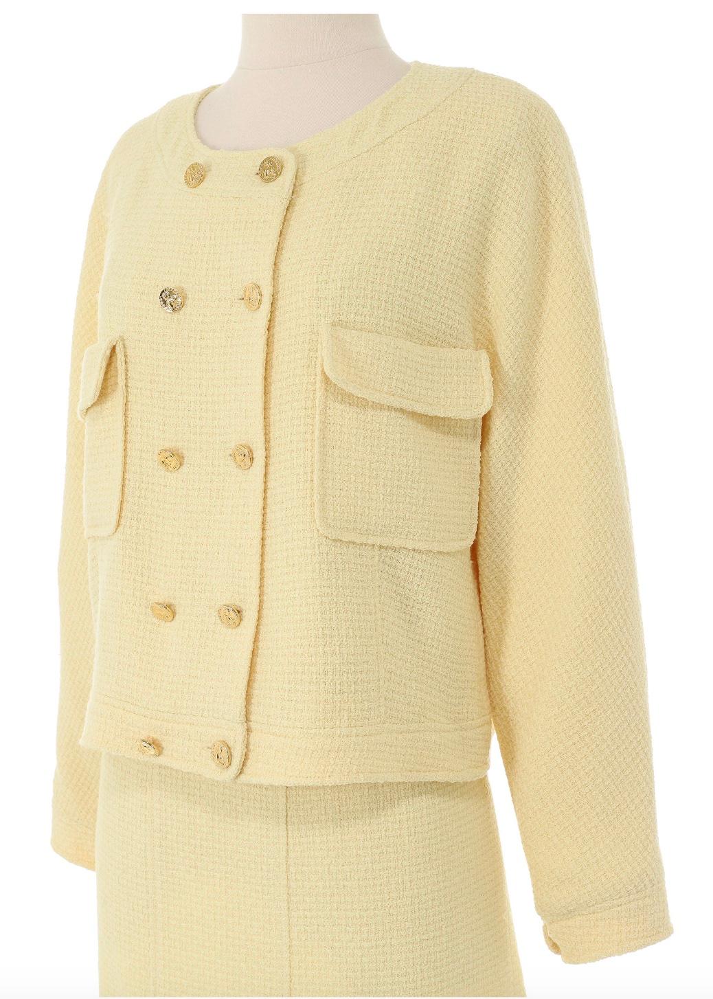 Chanel Yellow Tweed Skirt Suit with Gold Buttons In Excellent Condition For Sale In New York, NY