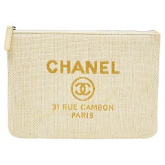 Chanel Deauville O Case en raphia jaune tissé