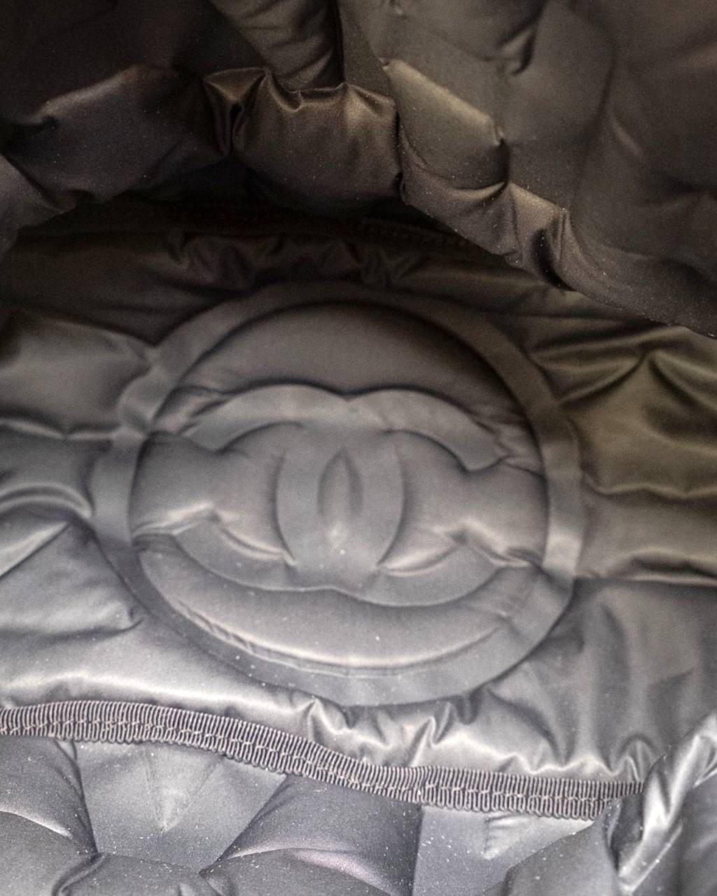 Chanel Zaino Doudone Silver en vente 8
