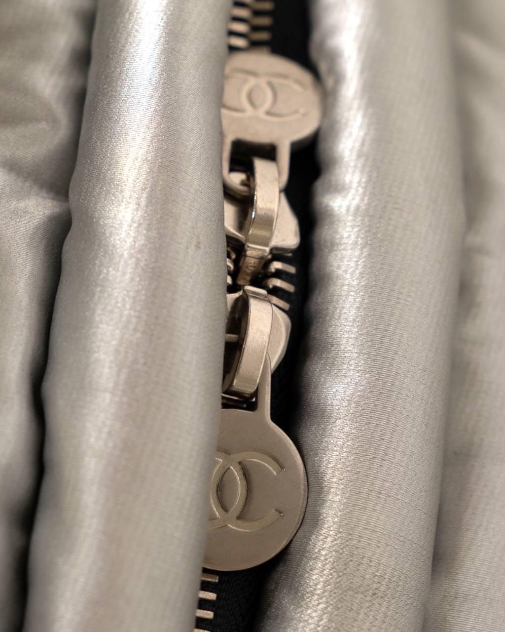 Chanel Zaino Doudone Silver en vente 3