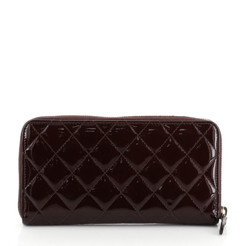 Chanel Zip Around Wallet Quilted Patent Long  In Good Condition In NY, NY