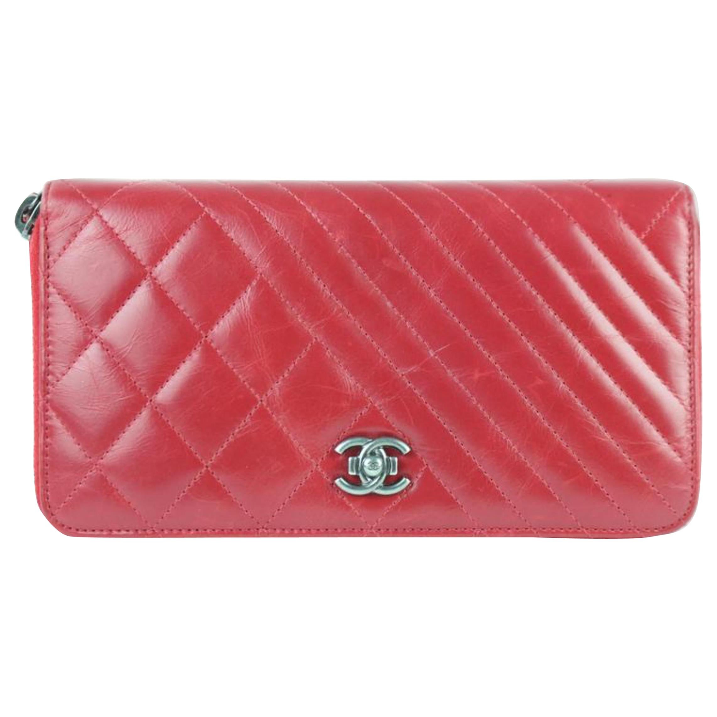 Chanel Zippy Boy Chevron Mix Quilted Zip Around Gusset Wallet 9ce0102 Red clutch For Sale