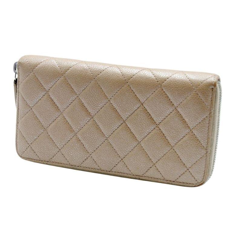 Chanel Zippy Quilted Lambskin CC Wallet CC-1029P-0003 In Good Condition For Sale In Downey, CA