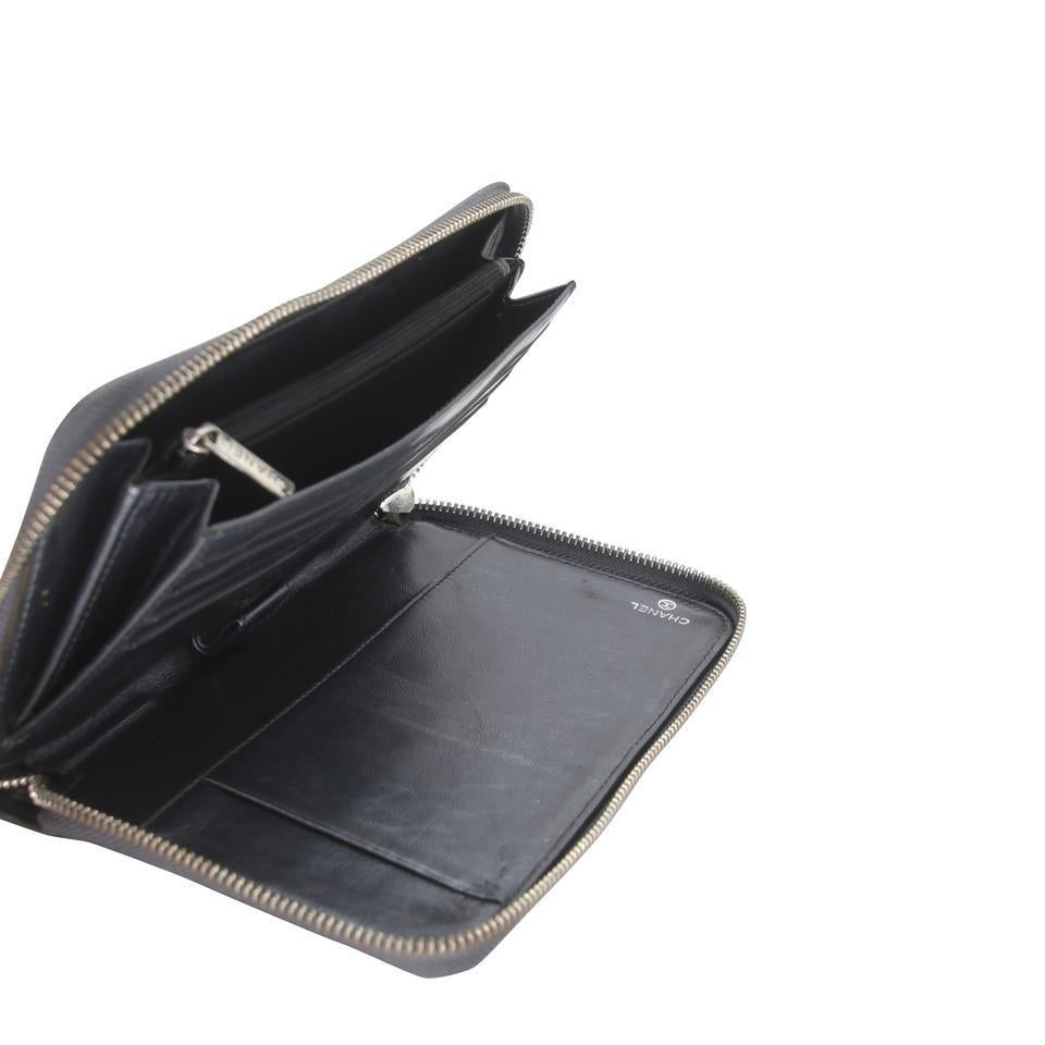 Chanel CC-Brieftasche mit Reißverschluss aus gestepptem Lammfell und Leder CC-0520N-0186 (Grau) im Angebot