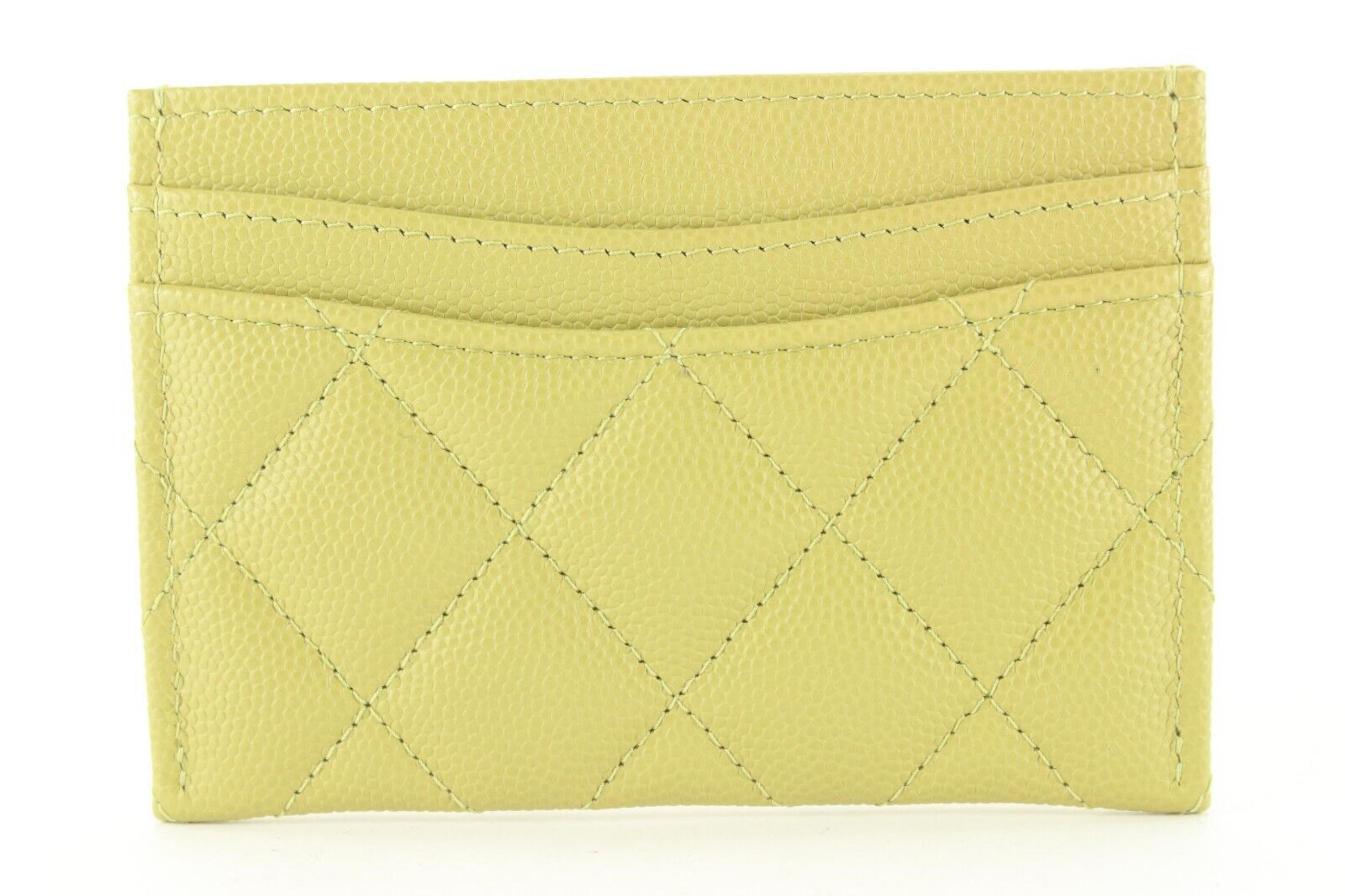 Women's Chanel2 2k Rare Green Caviar Leather Card Holder Wallet Case GHW2CJ1229 For Sale