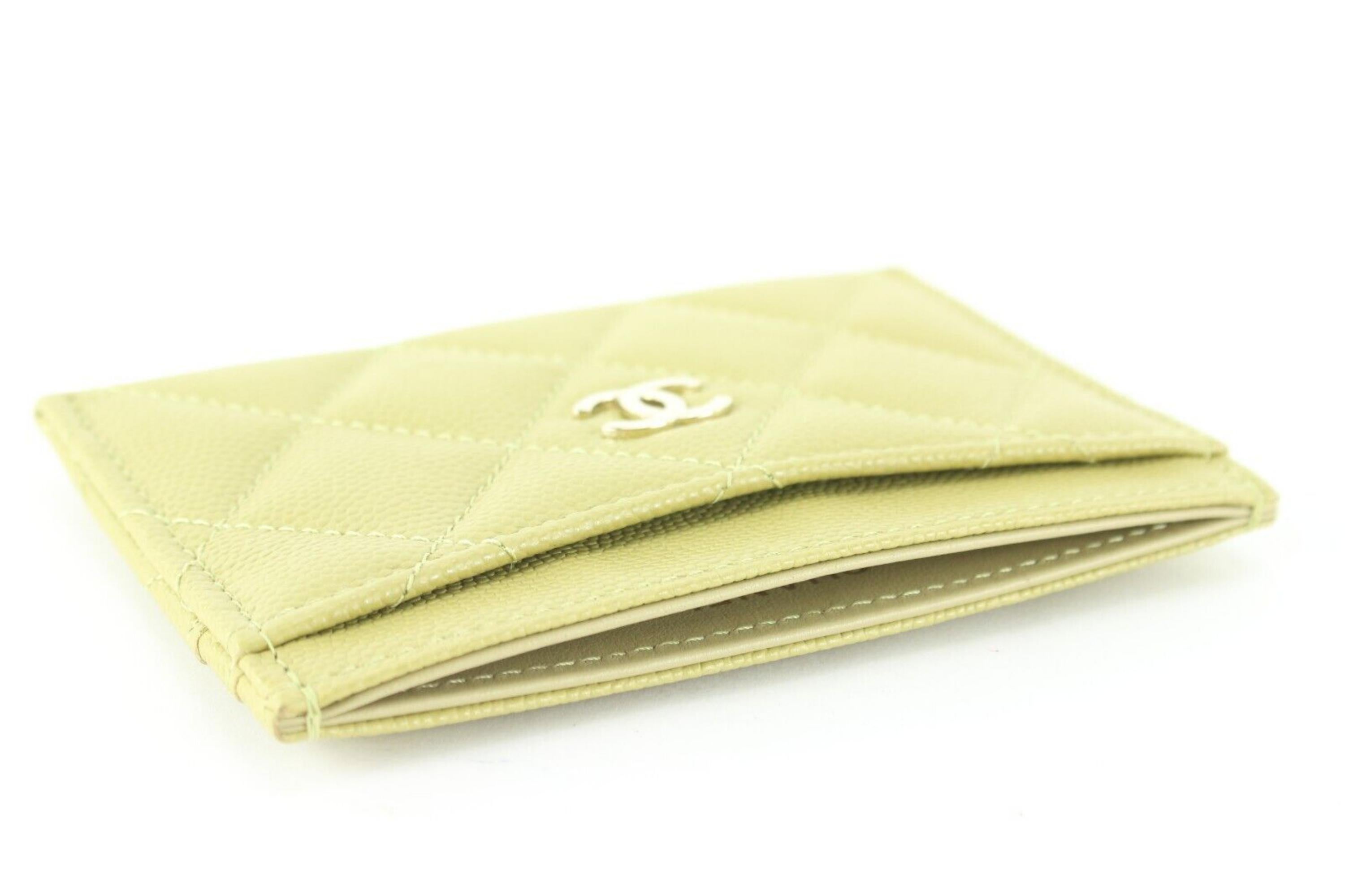 Chanel2 2k Rare Green Caviar Leather Card Holder Wallet Case GHW2CJ1229 For Sale 1