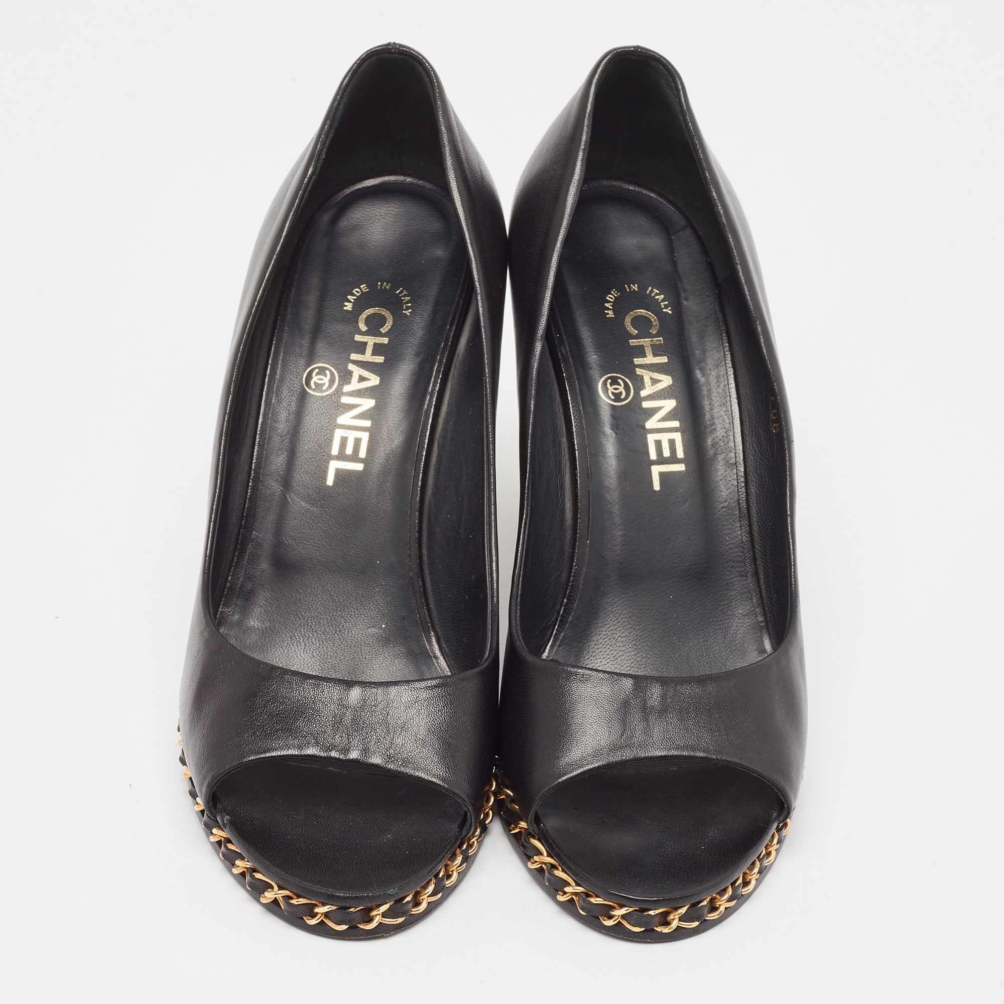 ChanelBlack Leather Chain Me Peep Toe Wedge Pumps Size 39 In Good Condition In Dubai, Al Qouz 2