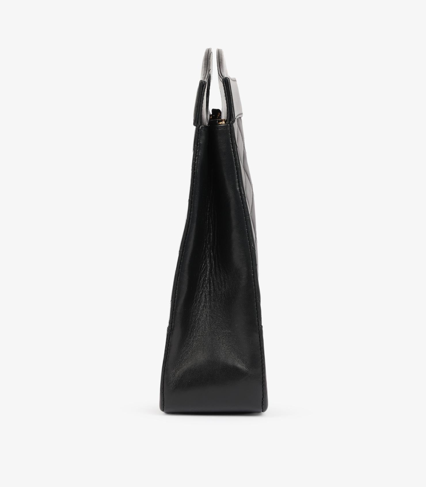 ChanelNoir Cuir d'agneau matelassé Vintage Grand fourre-tout classique à bandoulière en vente 1