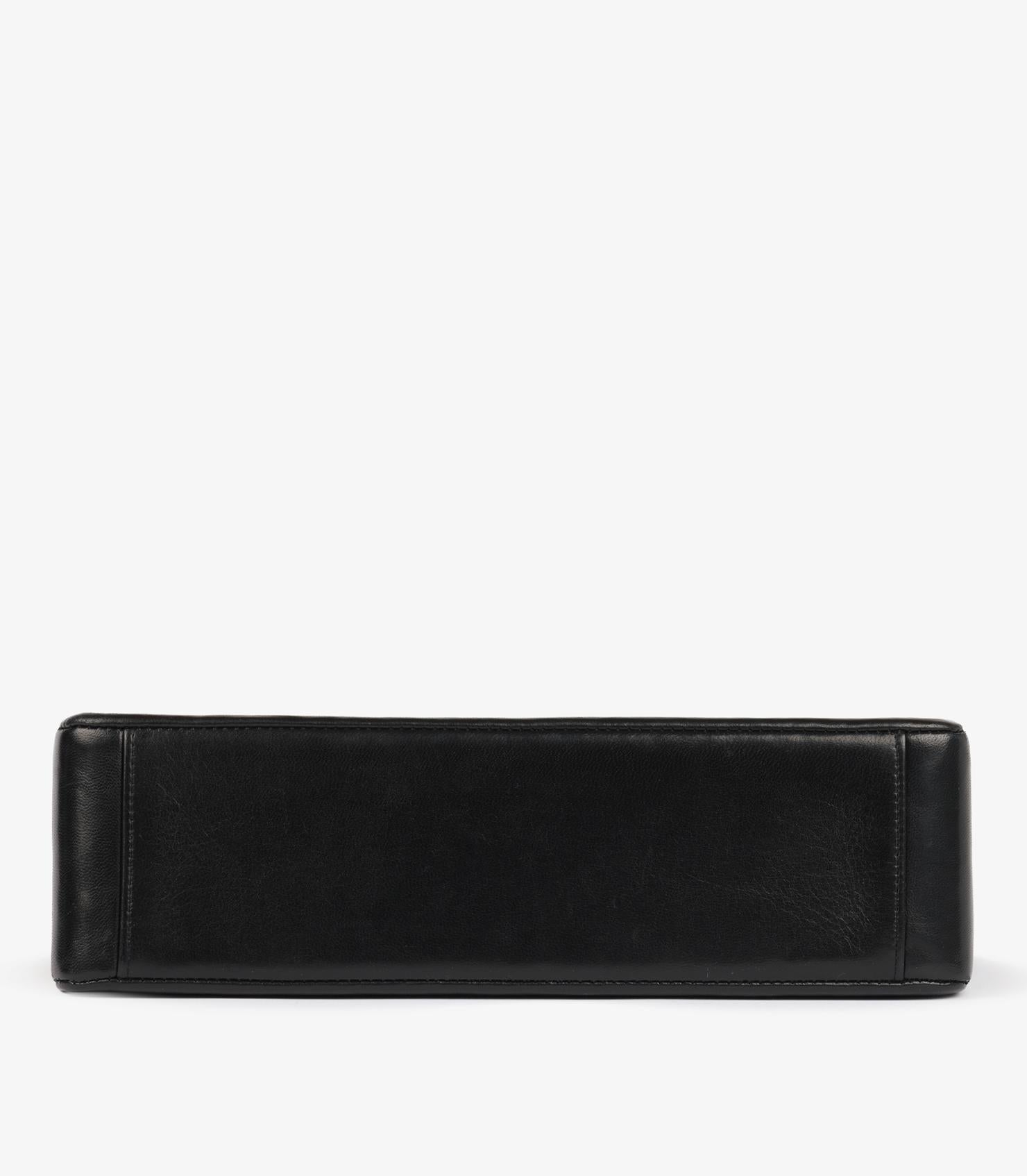 ChanelNoir Cuir d'agneau matelassé Vintage Grand fourre-tout classique à bandoulière en vente 3