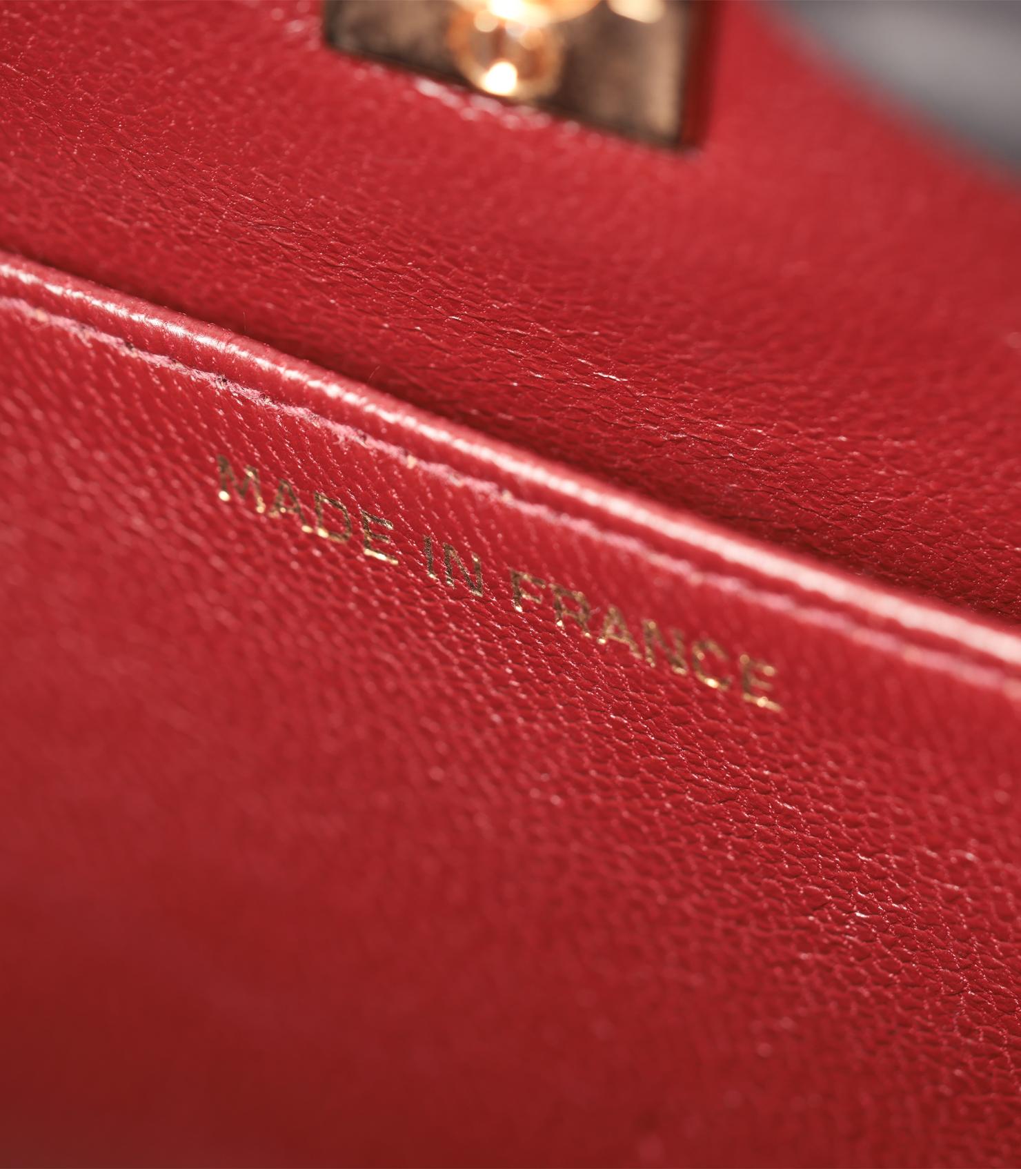 ChanelNoir Cuir d'agneau matelassé Vintage Grand fourre-tout classique à bandoulière en vente 4