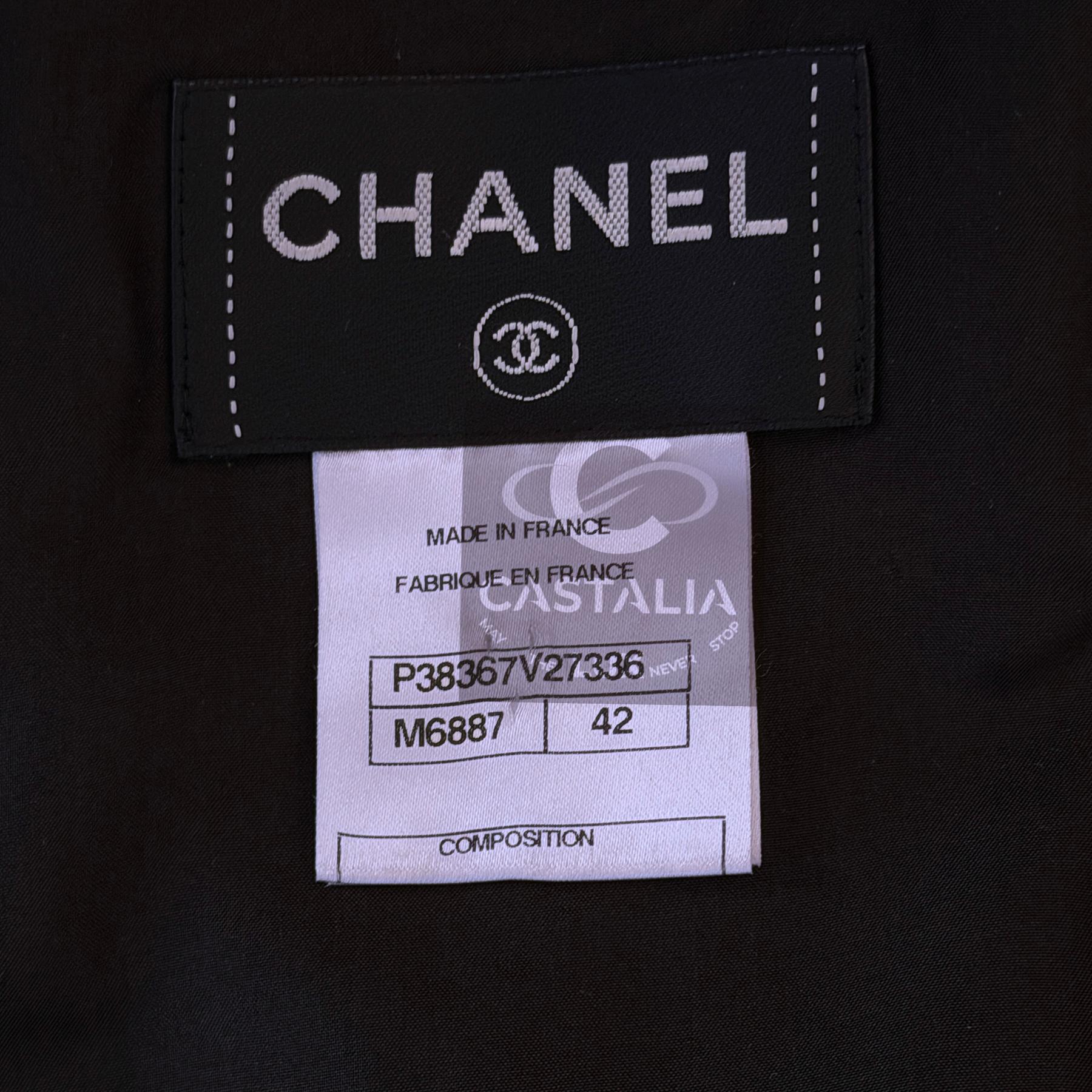 CHANELl 8K$ Couture Tweed Kleid mit Blumenapplikation 42 FR im Angebot 10