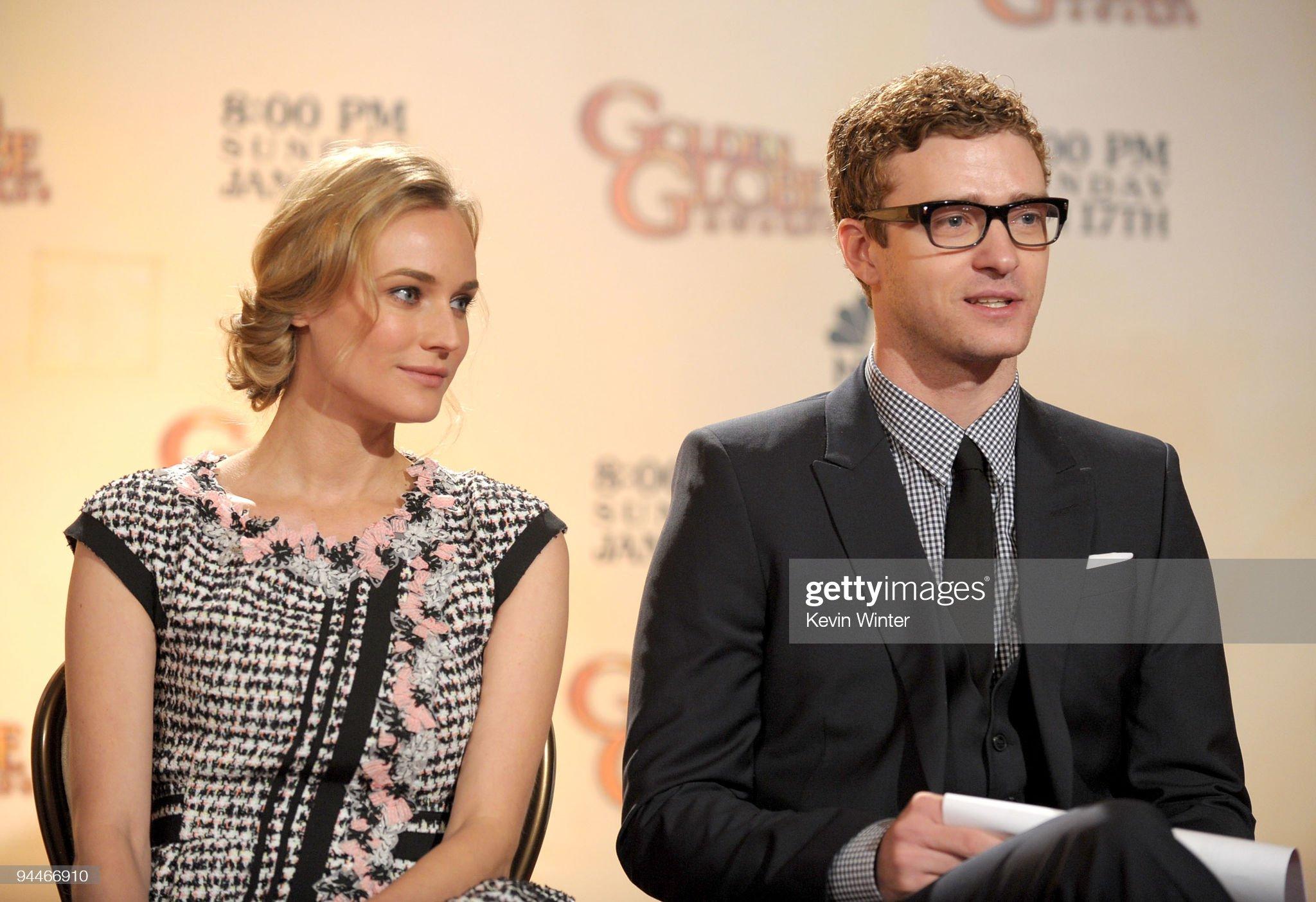 CHANELl 8K$ Couture Tweed Kleid mit Blumenapplikation 42 FR im Angebot 2