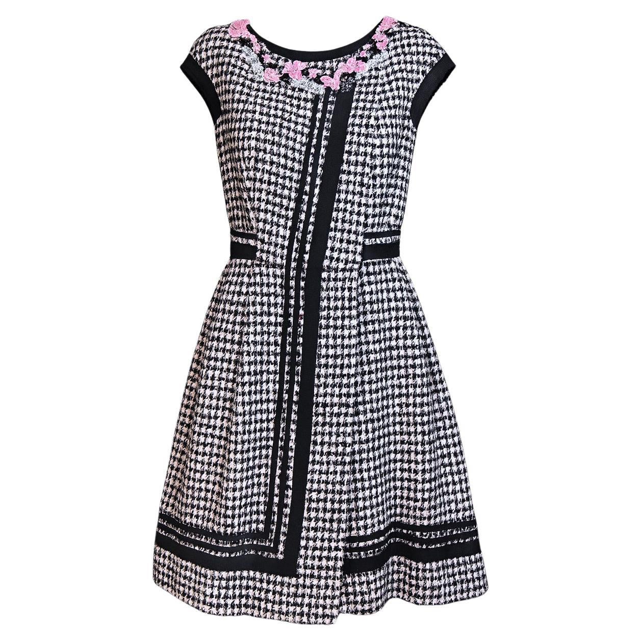 CHANELl 8K$ Couture Tweed Dress with Floral Appliqué 42 FR