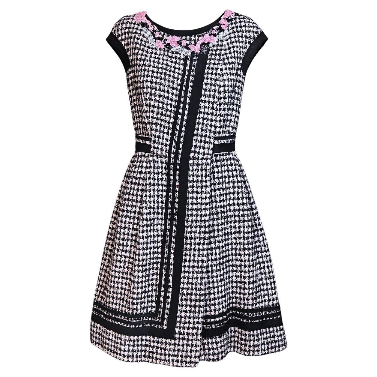 CHANELl 8K$ Couture Tweed Dress with Floral Appliqué 42 FR