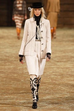 CHANELParis / DALLAS Runway Veste en tweed beige 36 FR