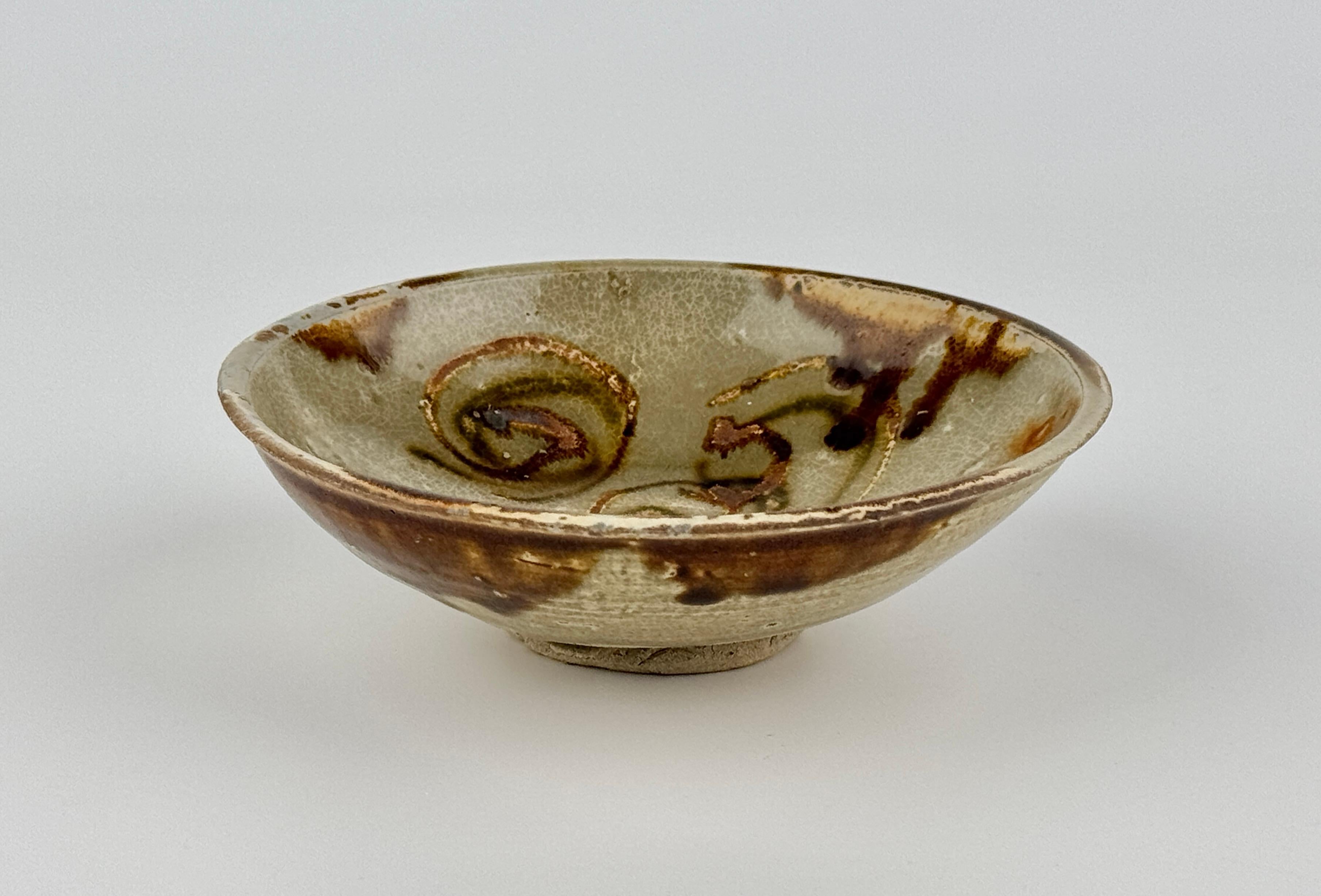 Indonesiano Changsha Bowl from Belitung Ship, Tang Period in vendita