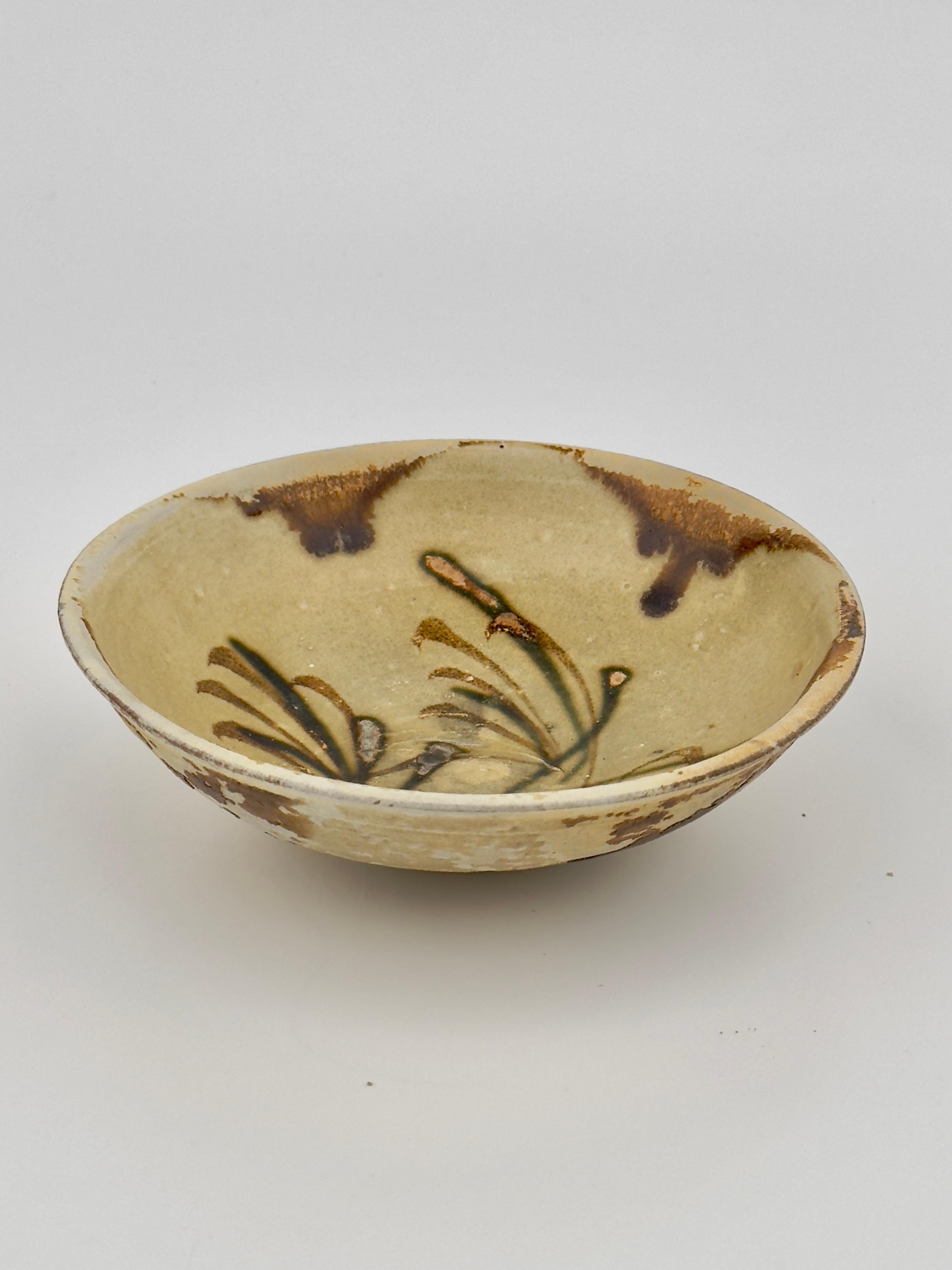 Changsha bowl with abstract pattern presumed to be Islamic symbols, Tang Dynasty For Sale 6