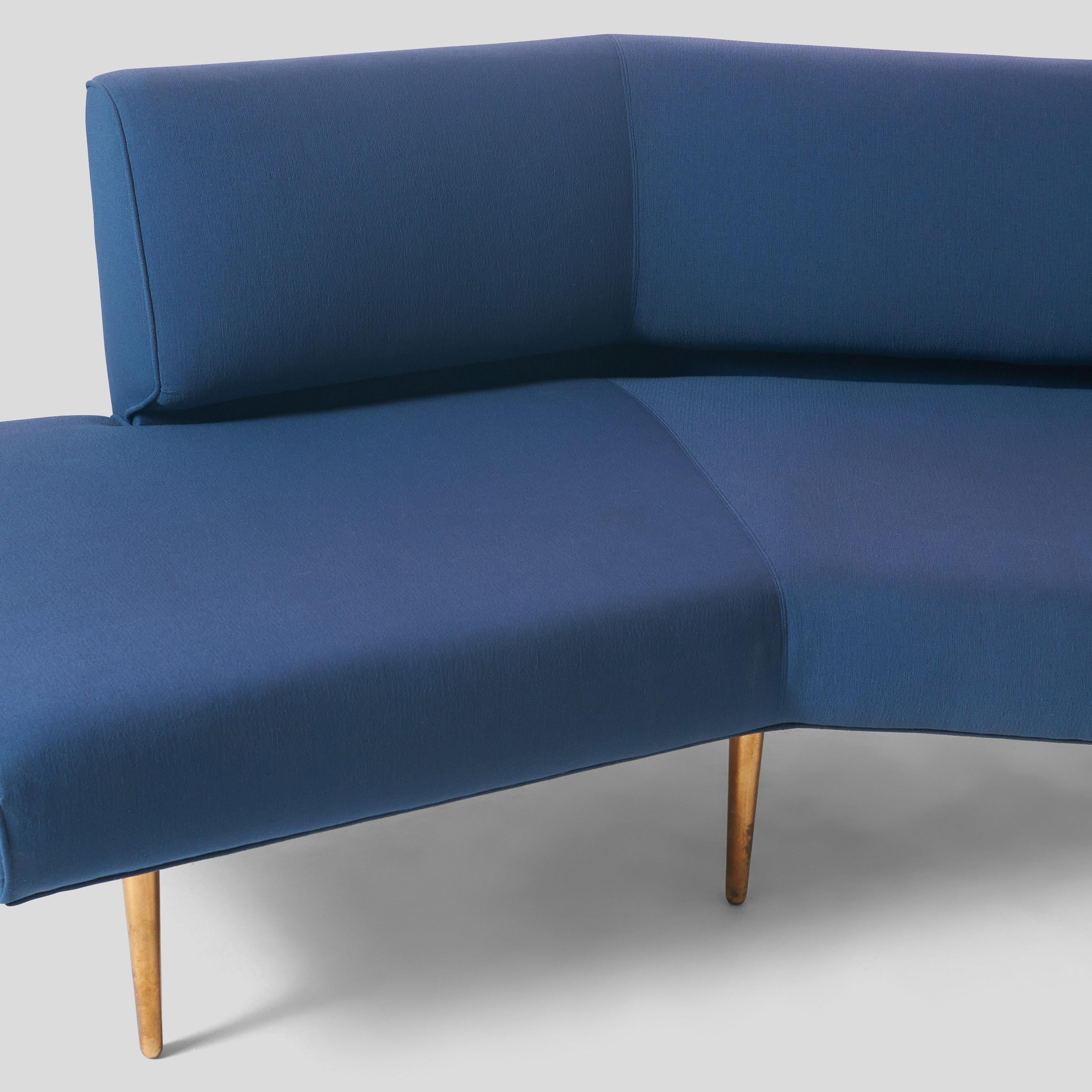 Sofa mit Kanalrückenlehne von Edward Wormley (Messing) im Angebot