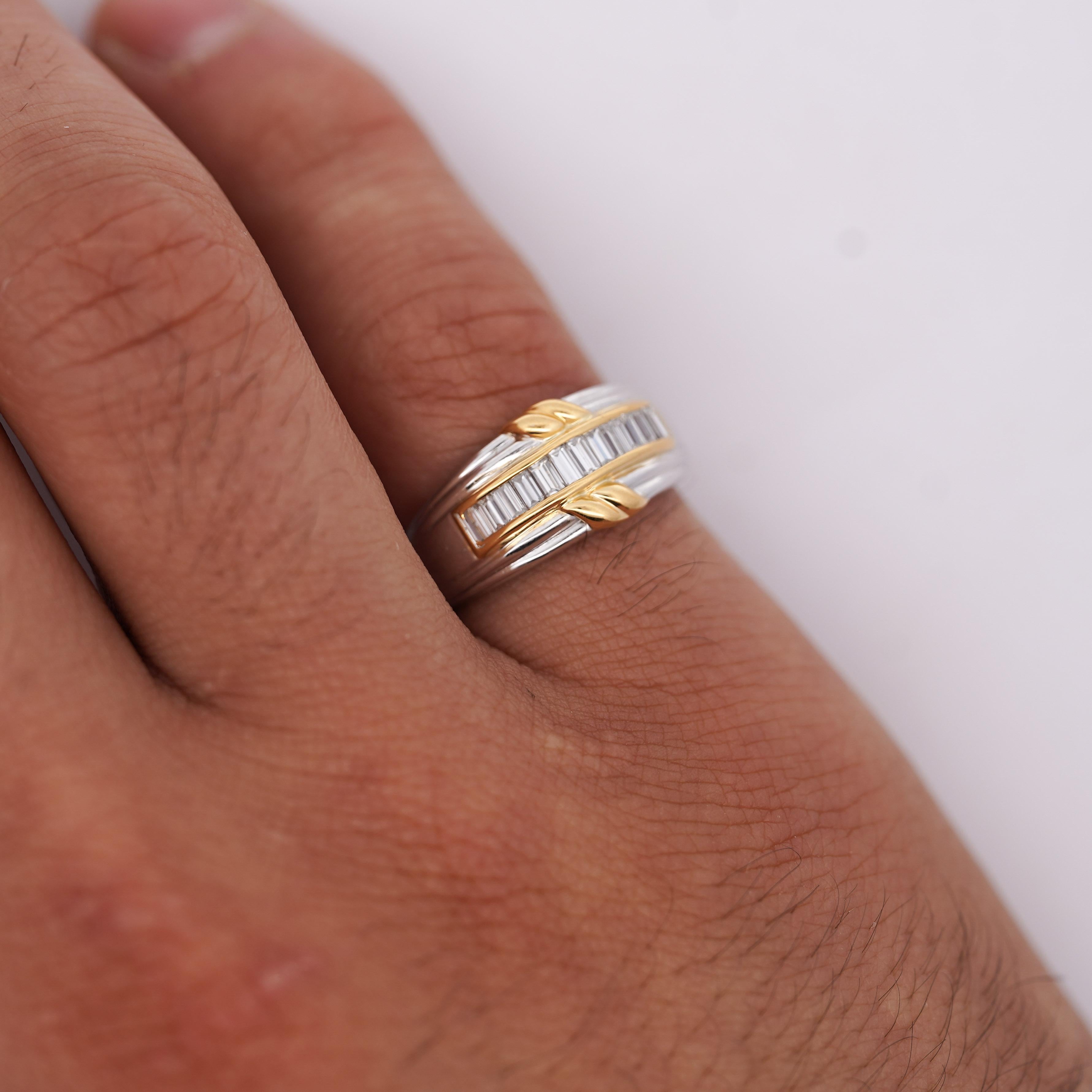 Bague en or 18K avec diamant baguette en canal Platine en vente 1