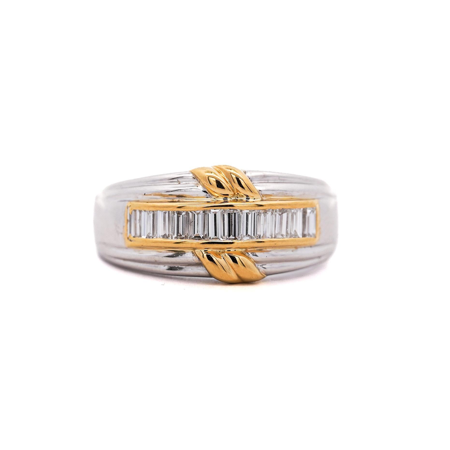 Bague en or 18K avec diamant baguette en canal Platine en vente 2