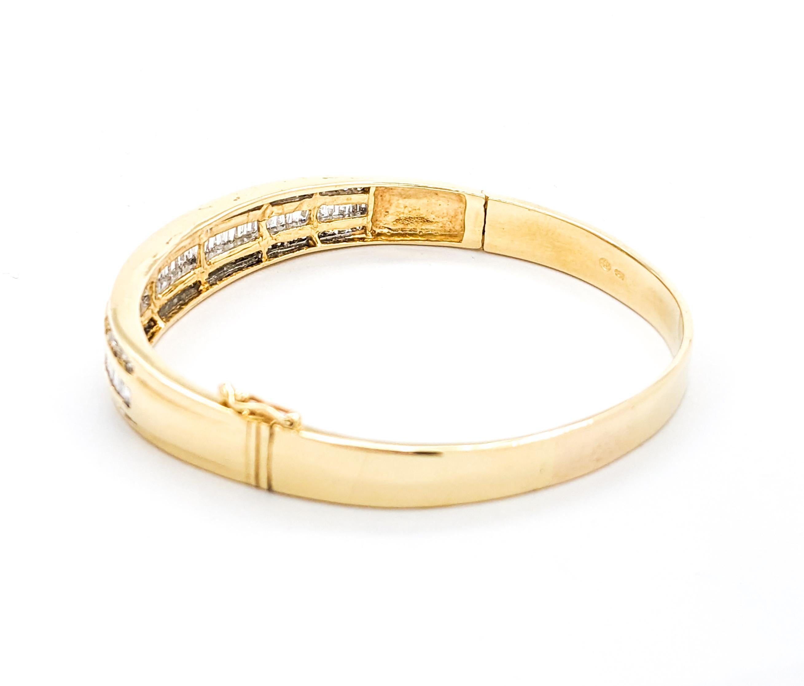 Armreif aus Gelbgold mit 3,00 Karat Diamanten in Kanalfassung Damen