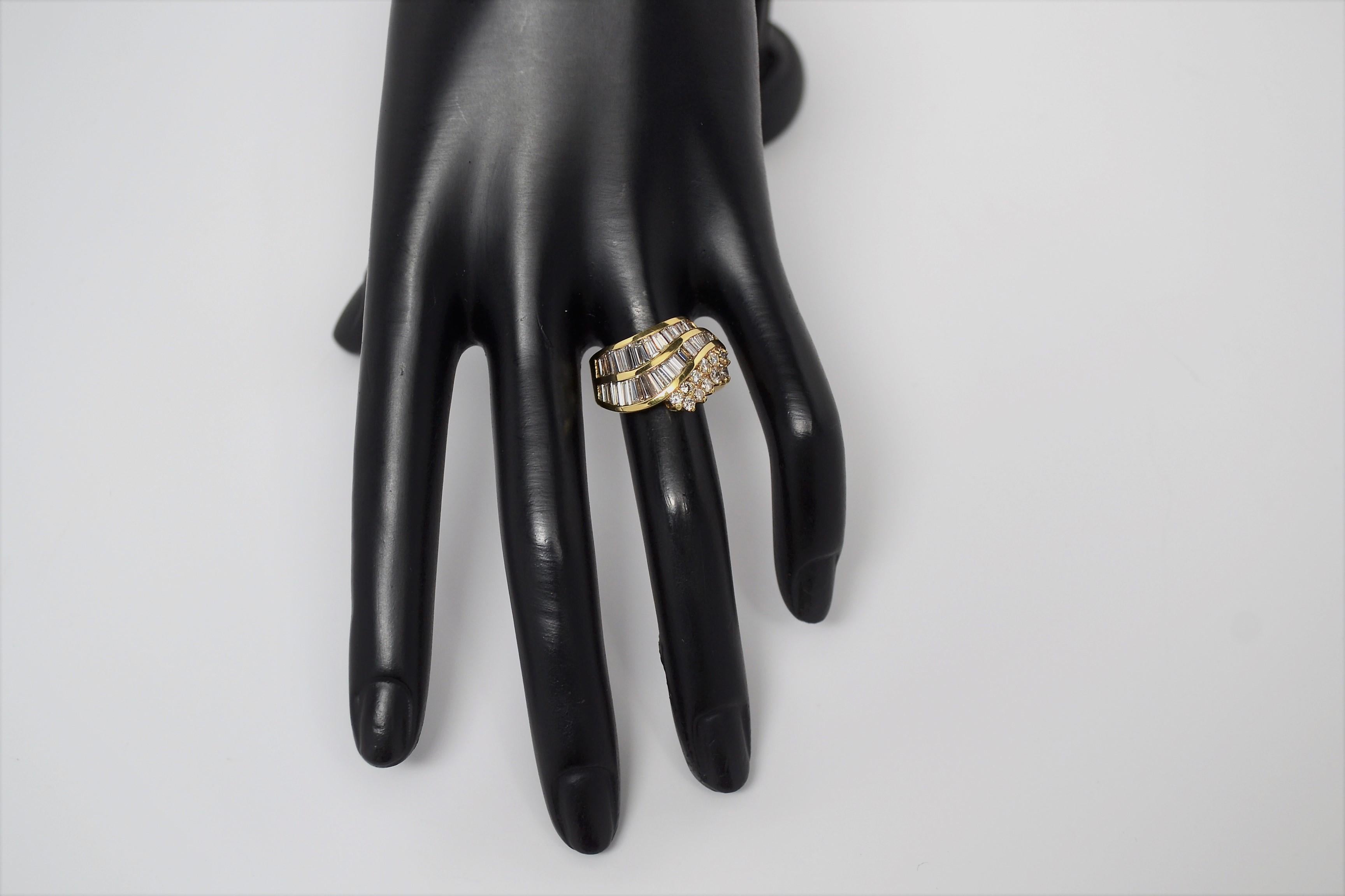 Channel Set Baguette & Round Diamond Ring Set in 18K Yellow Gold, 2.97 Carats For Sale 2