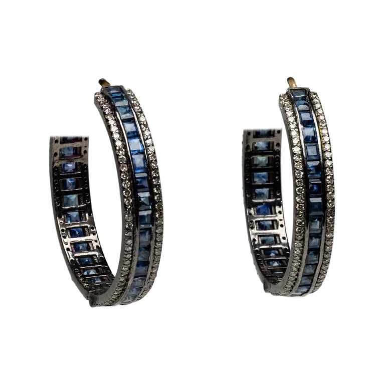 Hoop-Ohrringe mit blauem Saphir und Diamanten in Kanalfassung