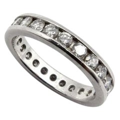 Kanalisiertes Platin-Diamantband für die Ewigkeit