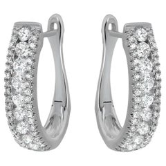 Boucles d'oreilles Huggie ovales en or blanc 18 carats avec diamants taille ronde sertis en canal 1,15 carat 