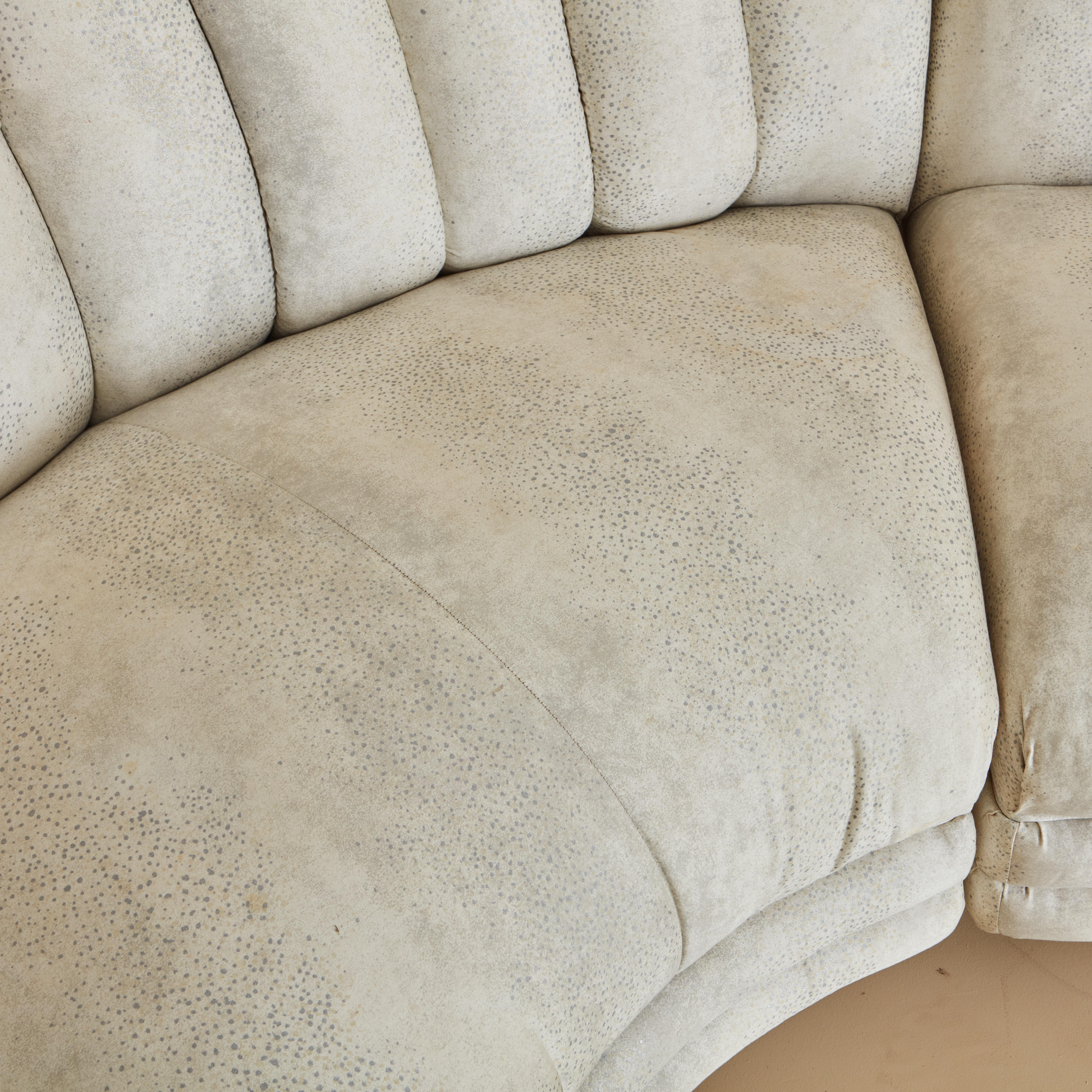 Channeled Serpentine Sectional Sofa In Good Condition In Chicago, IL