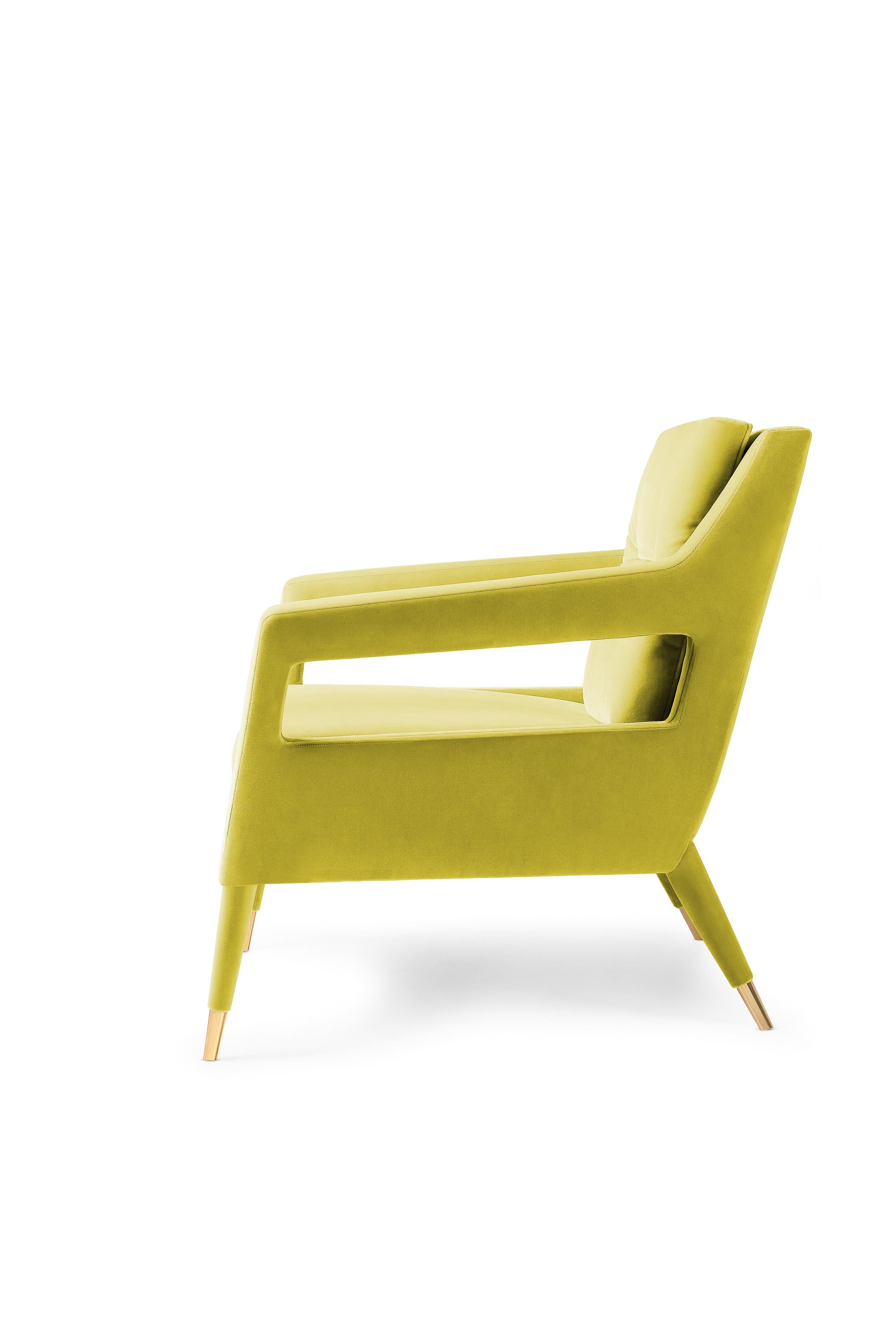 Sillón Chantal by Munna
Dimensiones: P 88 x An 78 x Al 85 cm. SH: 46 cm.
Materiales: Madera, espuma, latón y tapicería.
Acabado: Terciopelo de algodón y latón pulido.

Disponible en todos los tejidos Munna excepto en Seda salvaje. Disponible en el