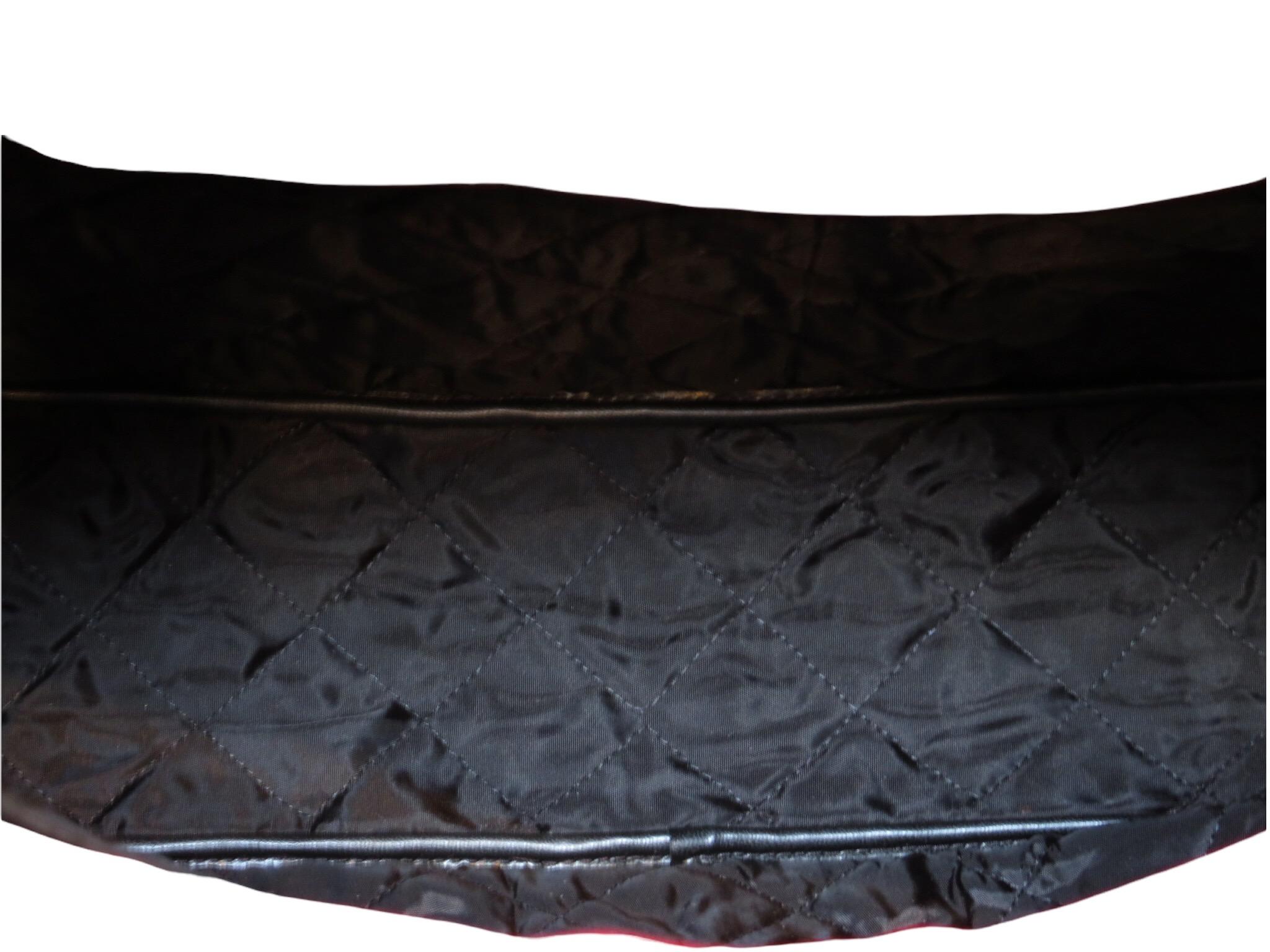 Chantal Thomass Red Velvet and Lace Shoulder Bag In New Condition For Sale In Laguna Beach, CA