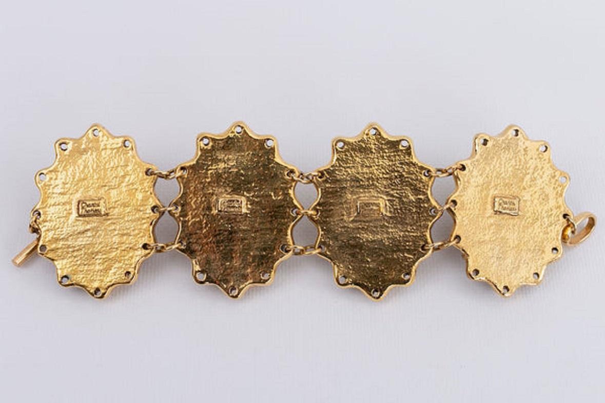 Chantal Thomass Bracelet en coquillage et métal doré articulé Bon état - En vente à SAINT-OUEN-SUR-SEINE, FR