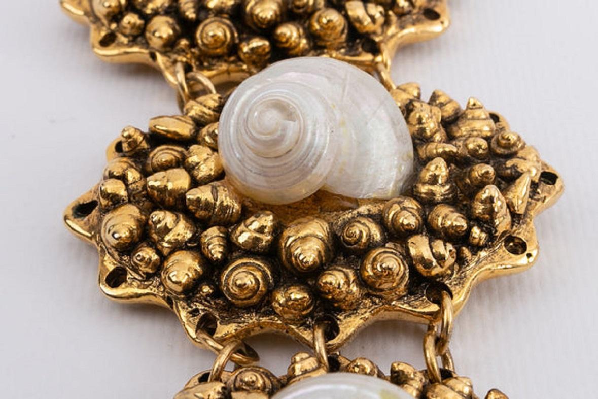 Chantal Thomass Shell Bracelet in Articulated Gilded Metal For Sale 1