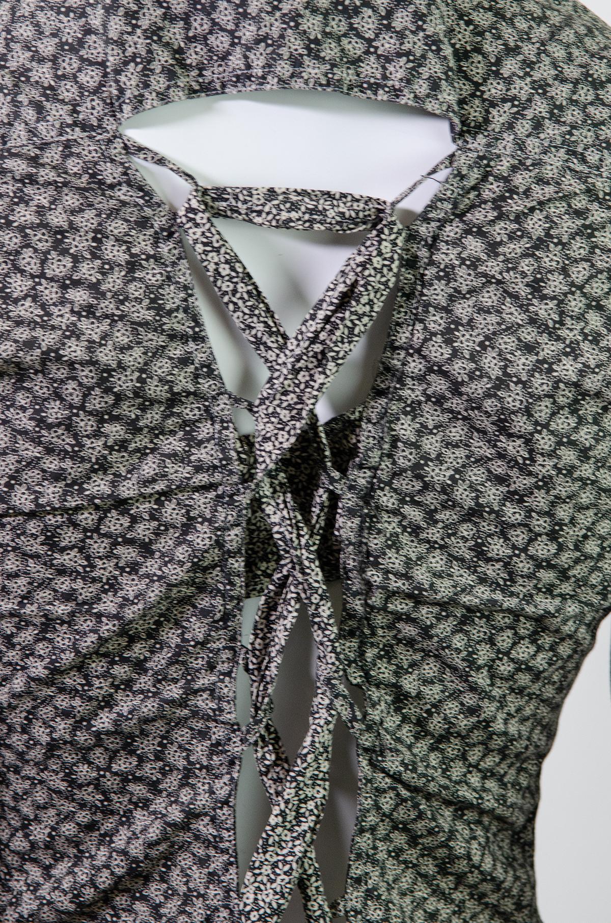Chemise vintage Chantal Thomass dos nu à lacets et à fleurs des années 1990 Excellent état - En vente à Berlin, BE