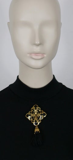 CHANTAL THOMASS Vintage Gold Tone Black Enamel Fleur-de-Lis Brooch