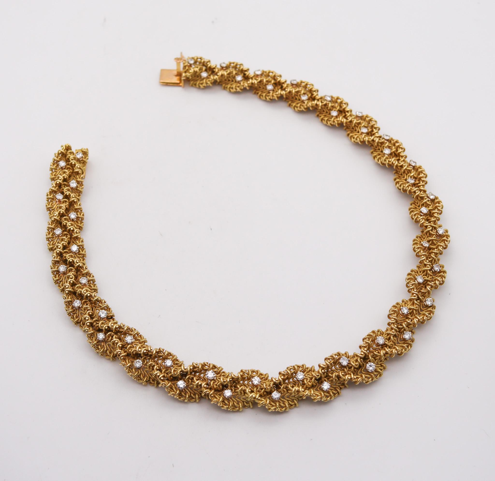 Taglio brillante Chantecler 1960 - Collana a tortiglione in oro 18Kt con 5,15 Ctw di diamanti in vendita