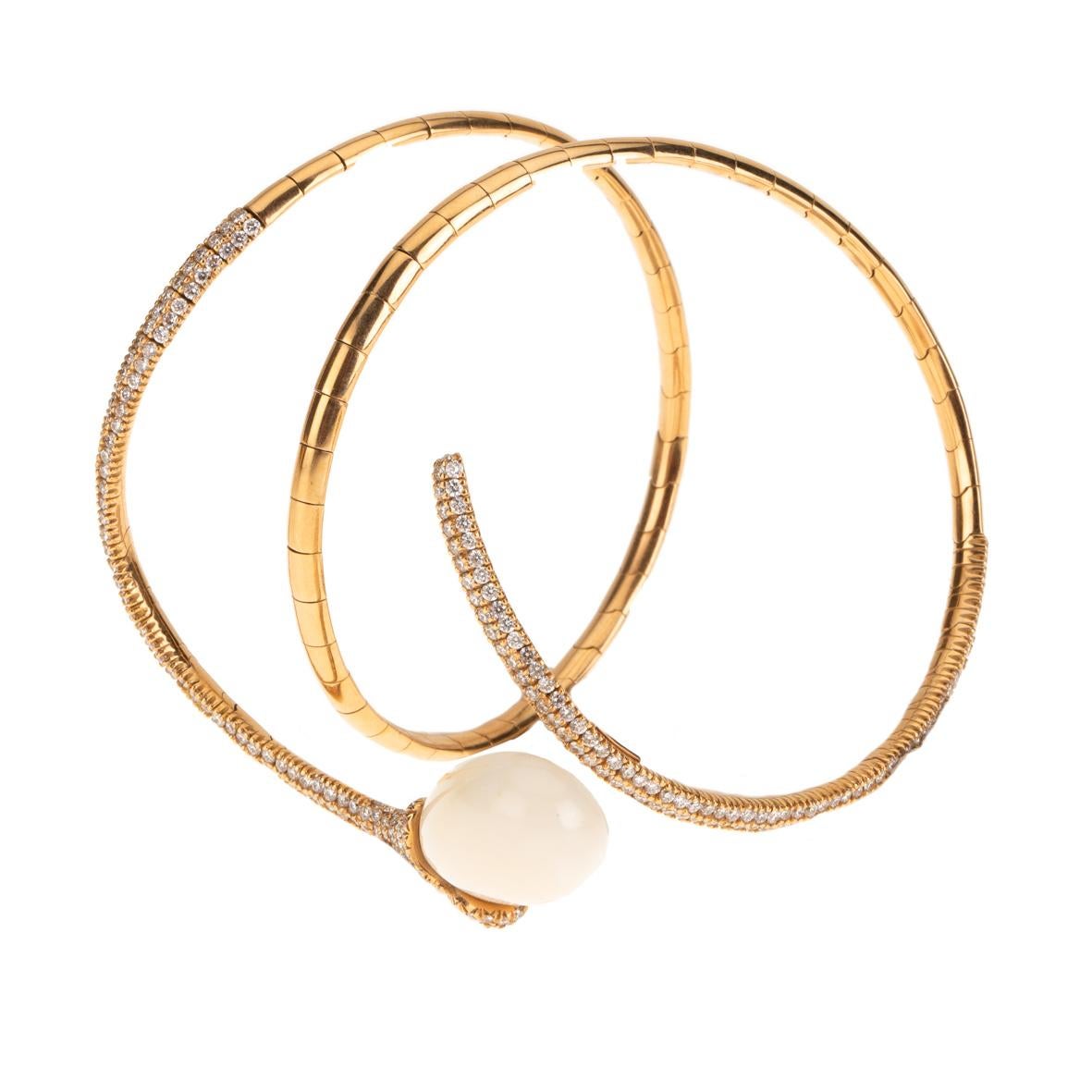 Taille cabochon Chantecler Bracelet Capri en or rose et agate blanche avec diamants en vente