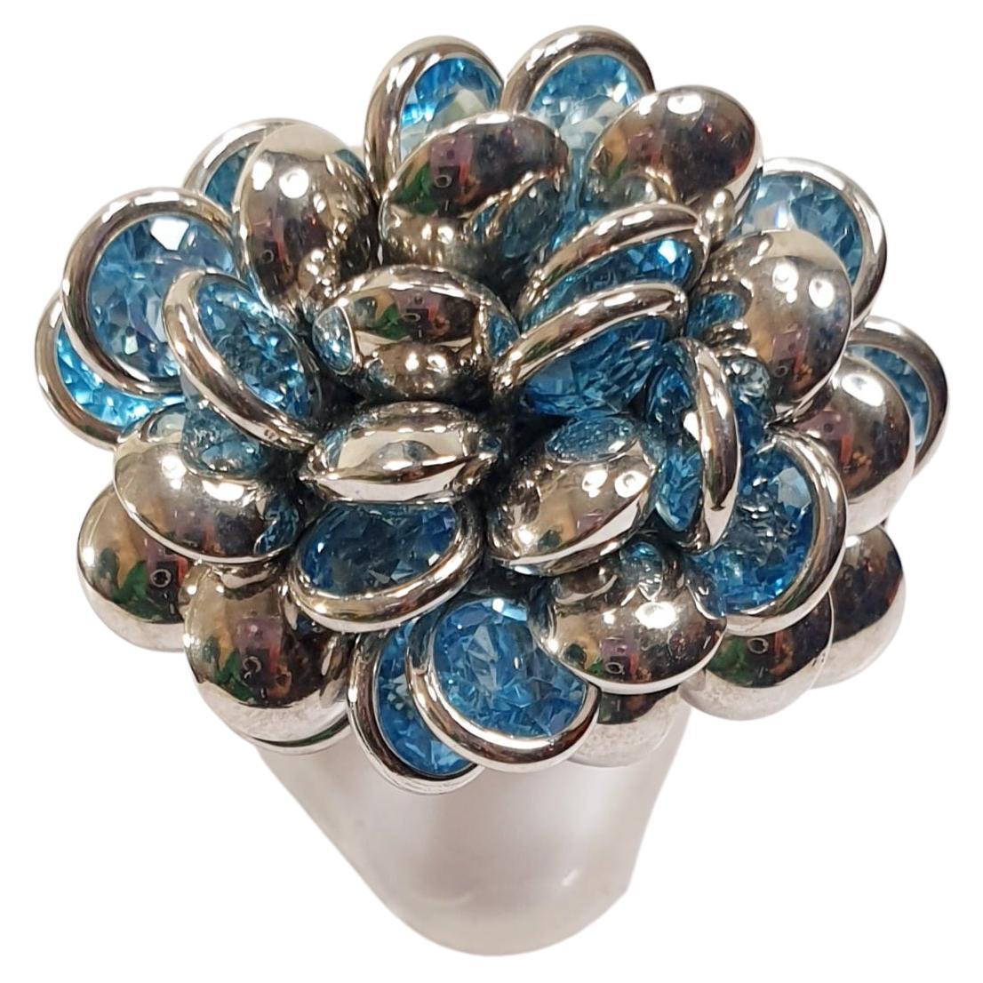 Chantecler Inspired Pailletes Ring in White 18k Gold and Blue Topaz For Sale