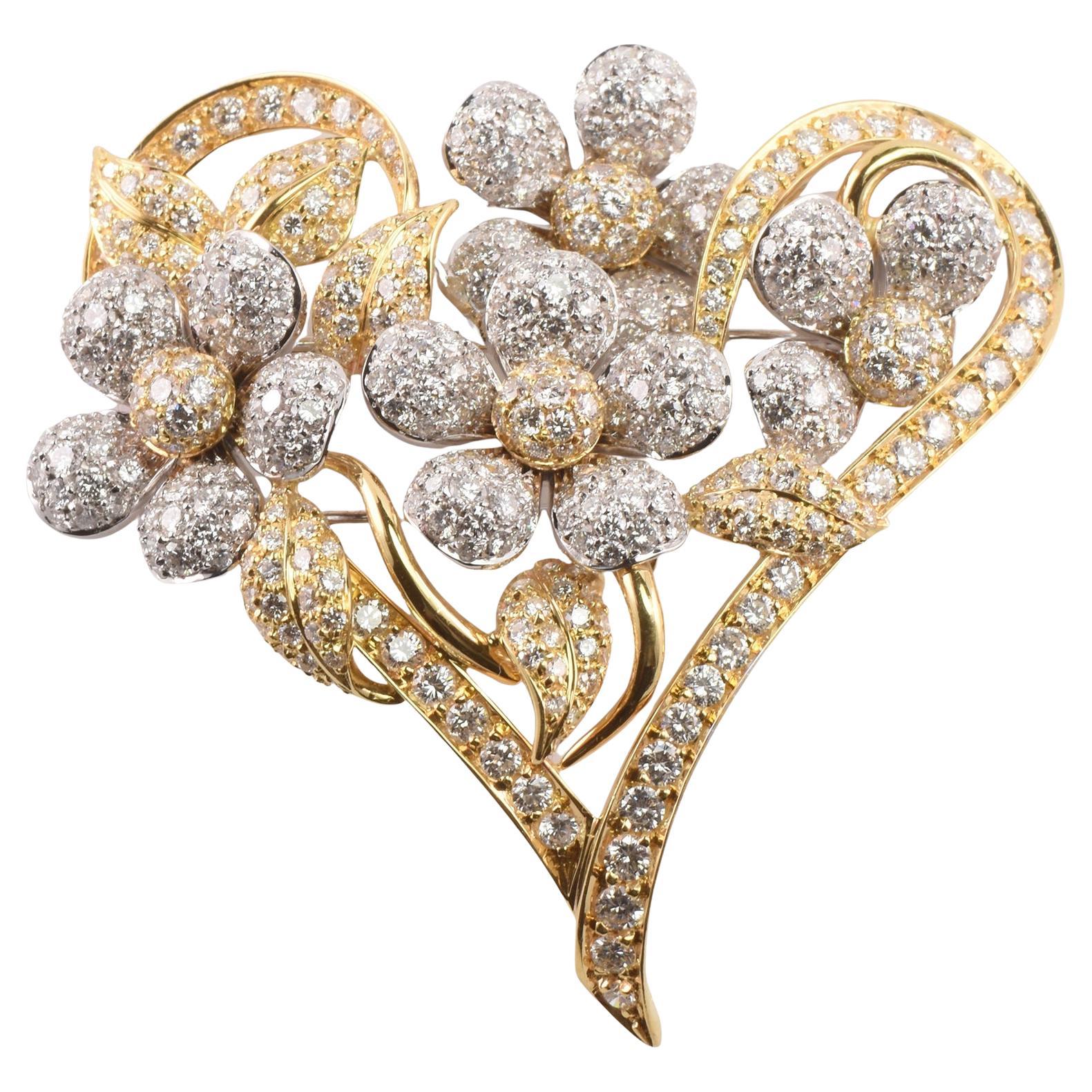 Broche Chantecler of Capri, fleur en or jaune et blanc 18 carats et diamants en vente