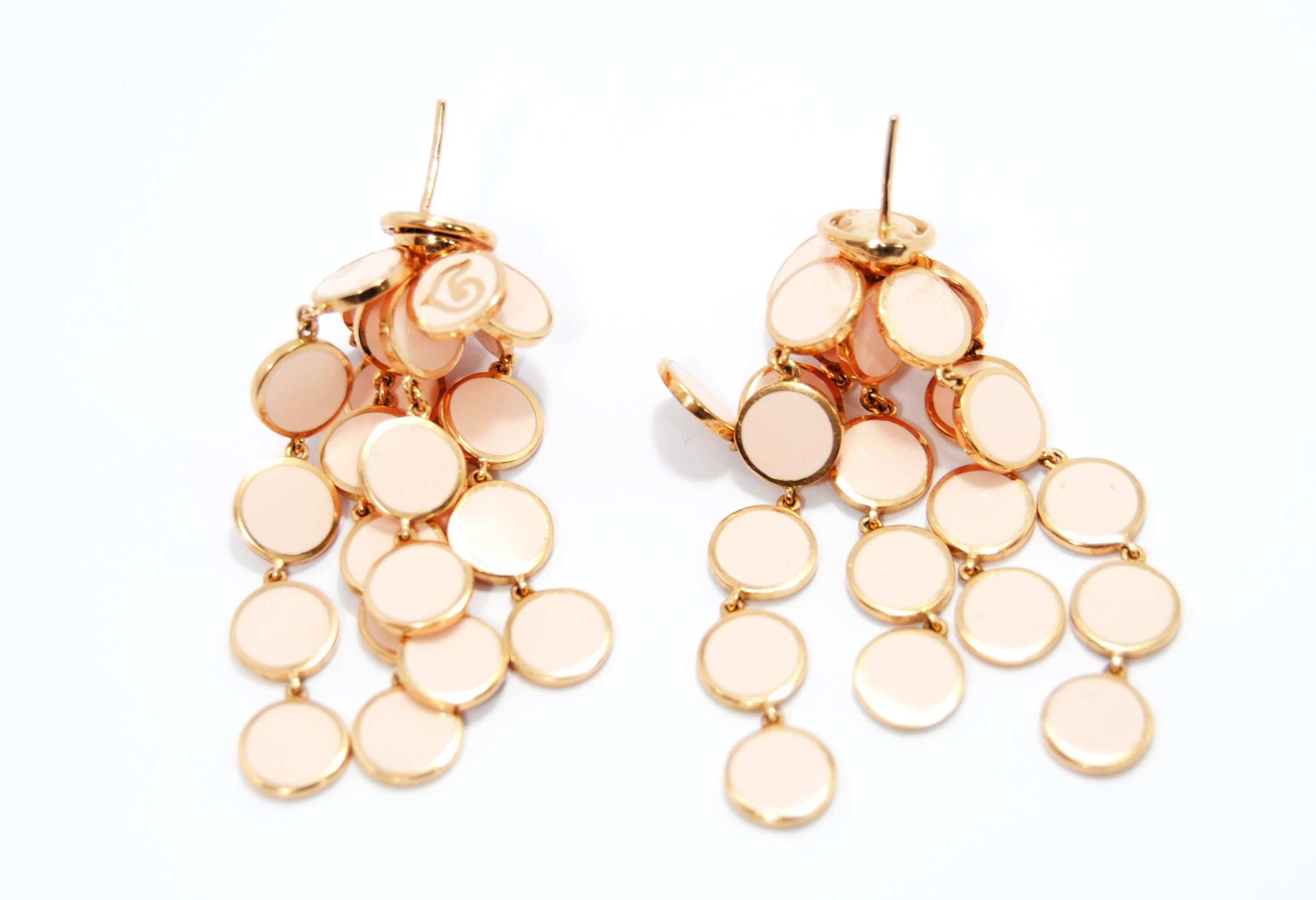 Chantecler Pink Pailletes Earrings, a glitttering cascade of precious petals, enriched by enamels encircled by rose gold Weight 10gr each and lenght 12mm 
Inspired by the caprese Dolce Vita of the Fifties, Paillettes is the epitome of a happy and
