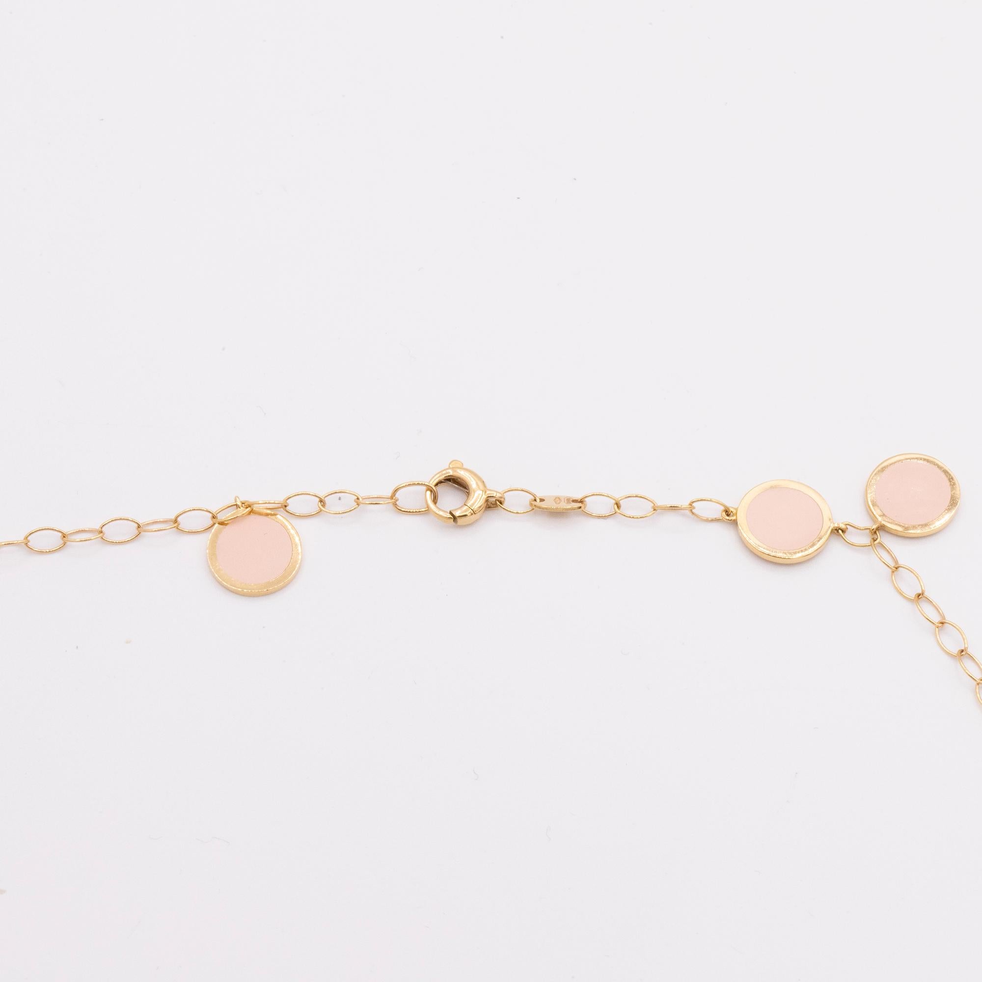 Paillettes celebrates the success of Paillettes collection, The new proportions are moderate and perfect for women who love a discreet jewel as well as for the ones who mix small pieces and therefore affirm their personality. 18k rose gold and pink