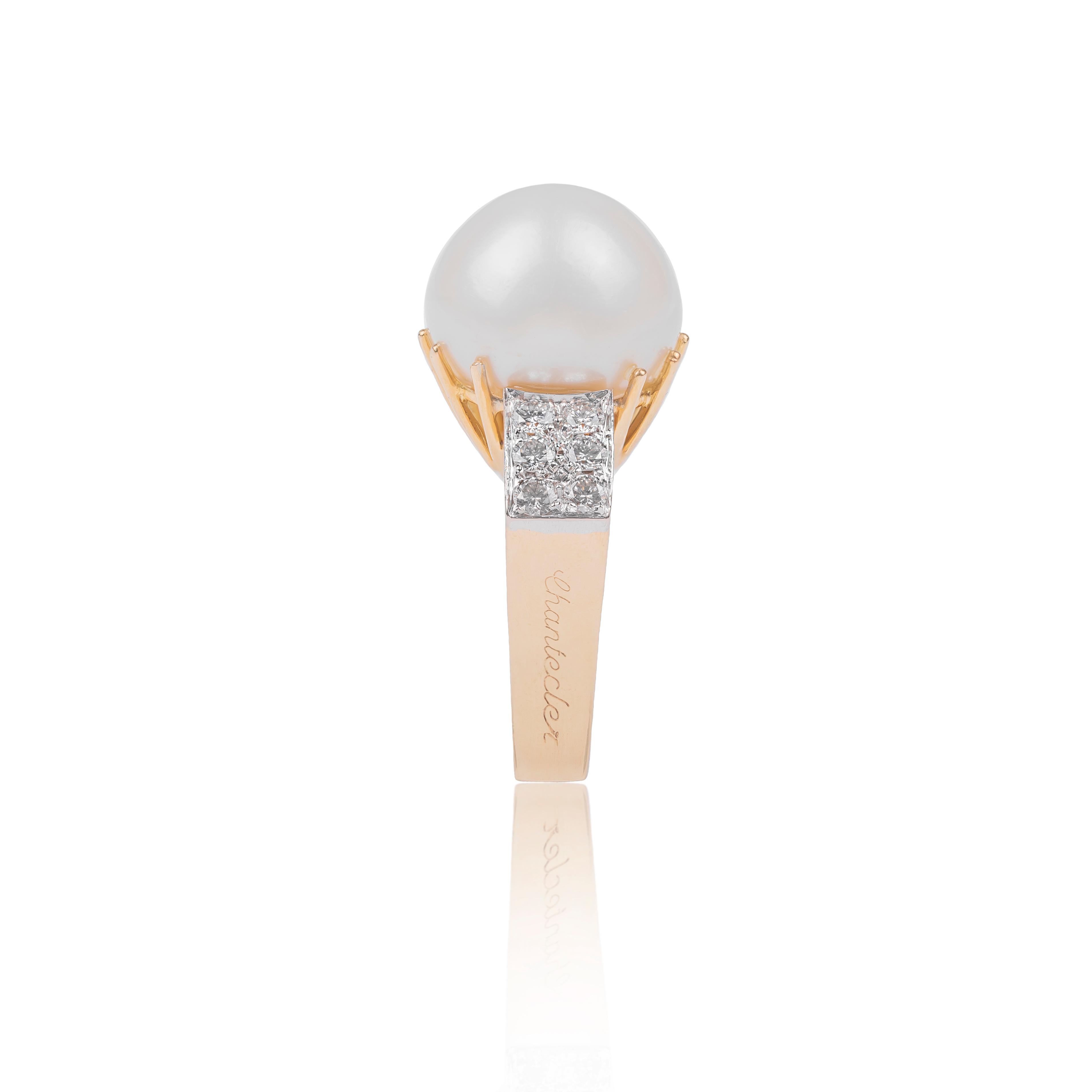 Contemporary Chantecler Ring 18k Yellow Gold with Pearl and Diamonds