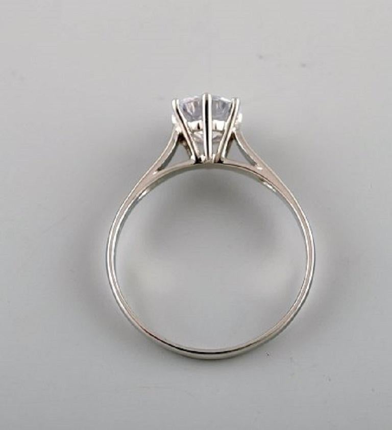 Chanti. Ring in white gold with semi precious stone. Late 20th century.
Measures: 17 mm. US size: 6.5
Stamped.
In most cases we can change the size for a fee (50 USD) per ring.