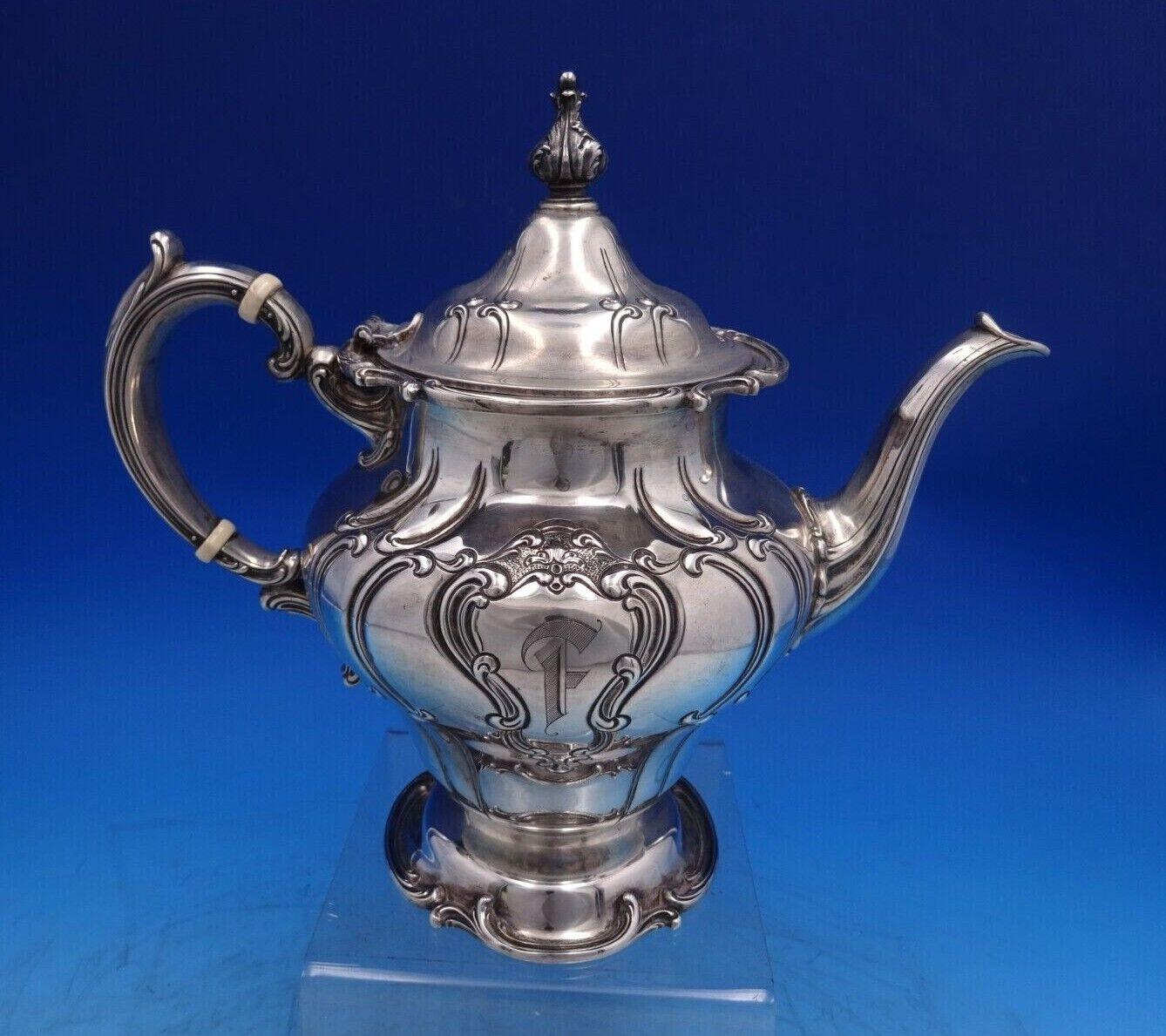 20ième siècle Service à thé en argent sterling 5 pièces Chassé à la main Chantilly par Gorham Duchess '#6966' en vente