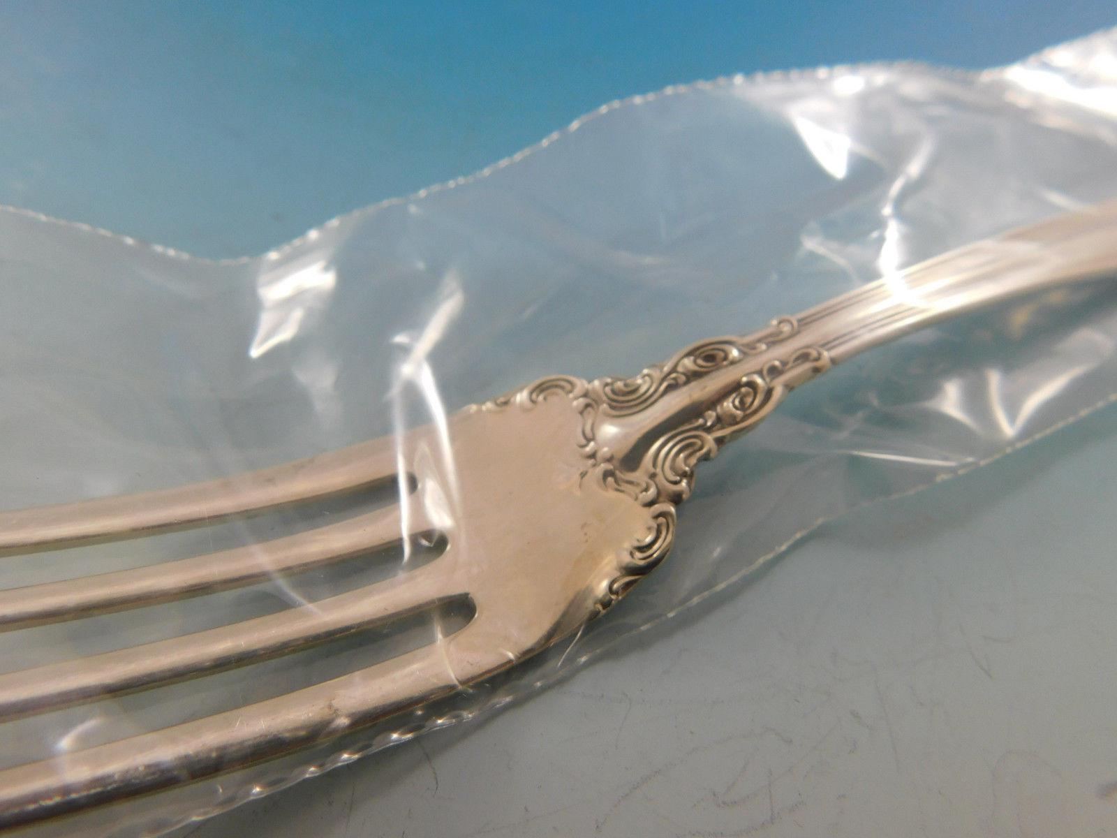 Chantilly by Gorham Sterling Silver Flatware Set for 8 Service 32 Pcs New Place In Excellent Condition In Big Bend, WI